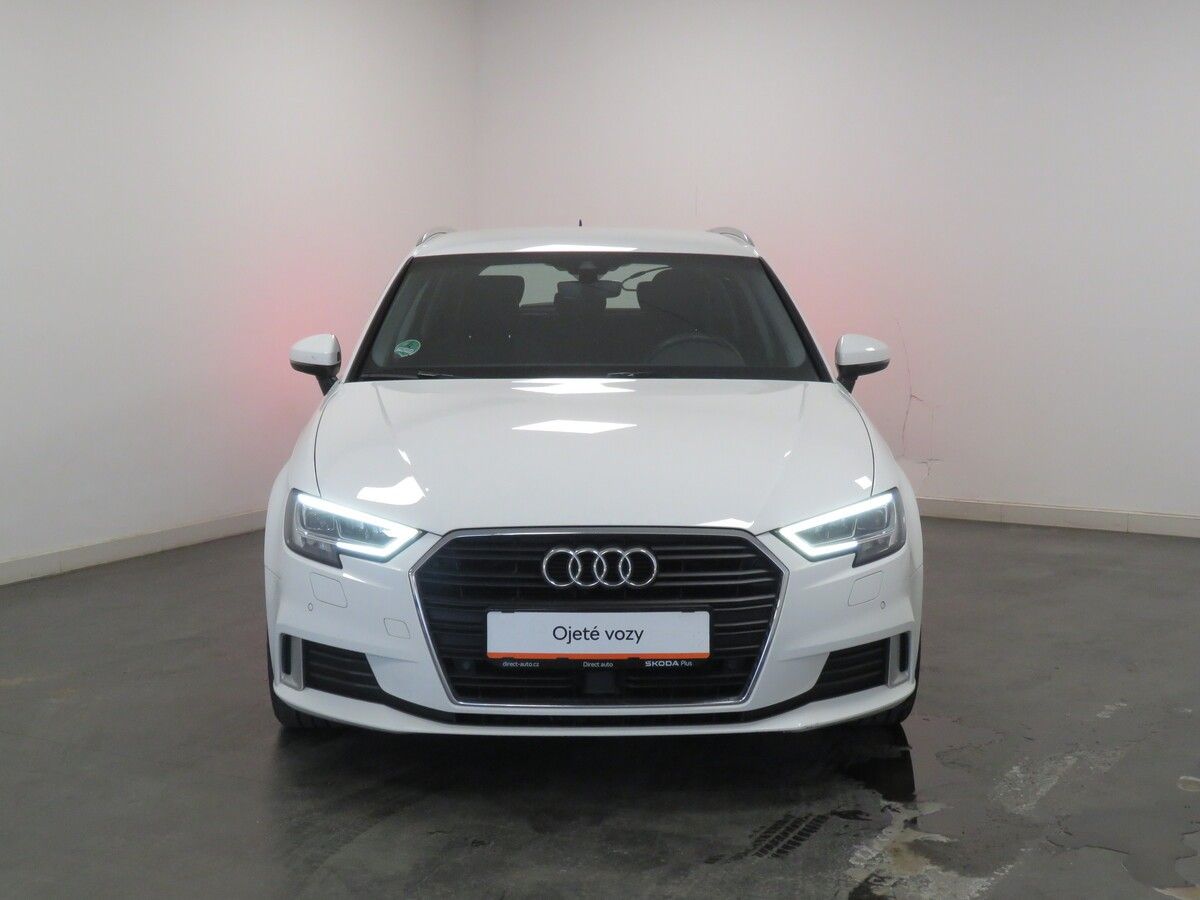 Audi A3, 1.6 TDI 85 kW DSG Sportback - fotka 4