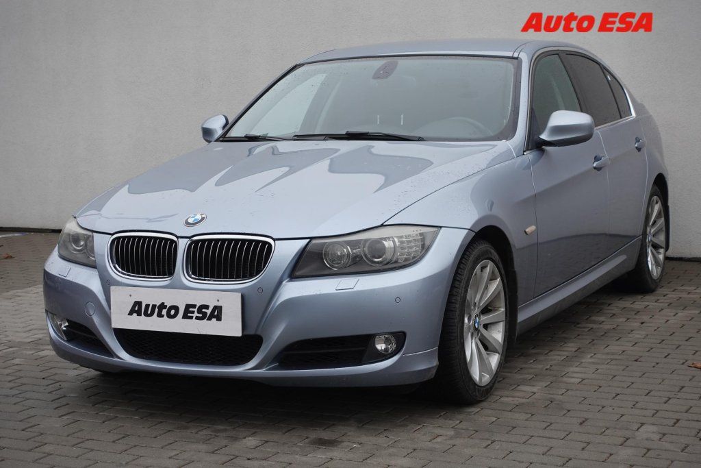BMW Řada 3, 3.0i 330 Xi,AT,navi,bixen - fotka 3