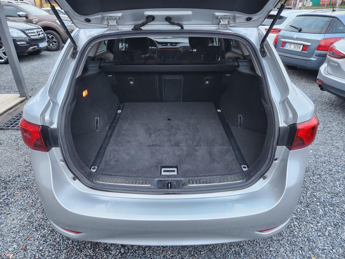 Toyota Avensis, 2.0 D-4D Navi Kamera - fotka 5