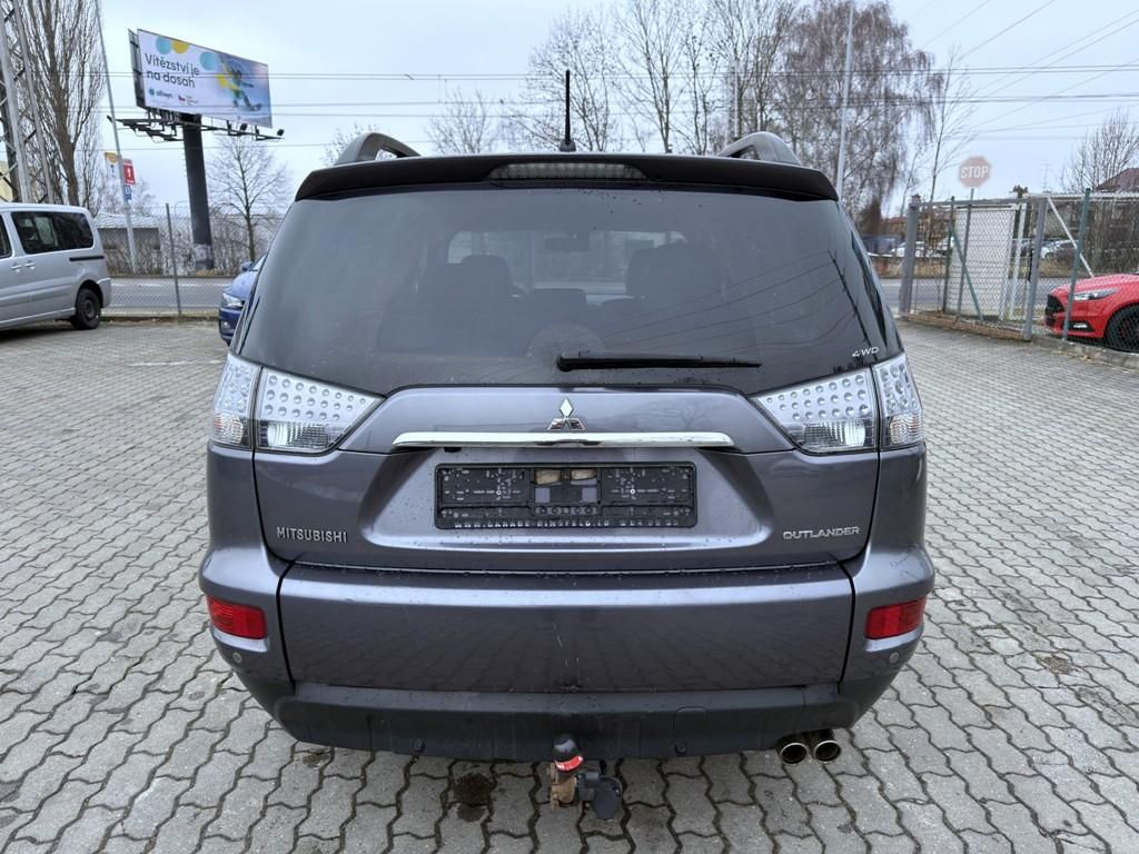 Mitsubishi Outlander, 2.2 DI-D 4x4 automat, navigace - fotka 4