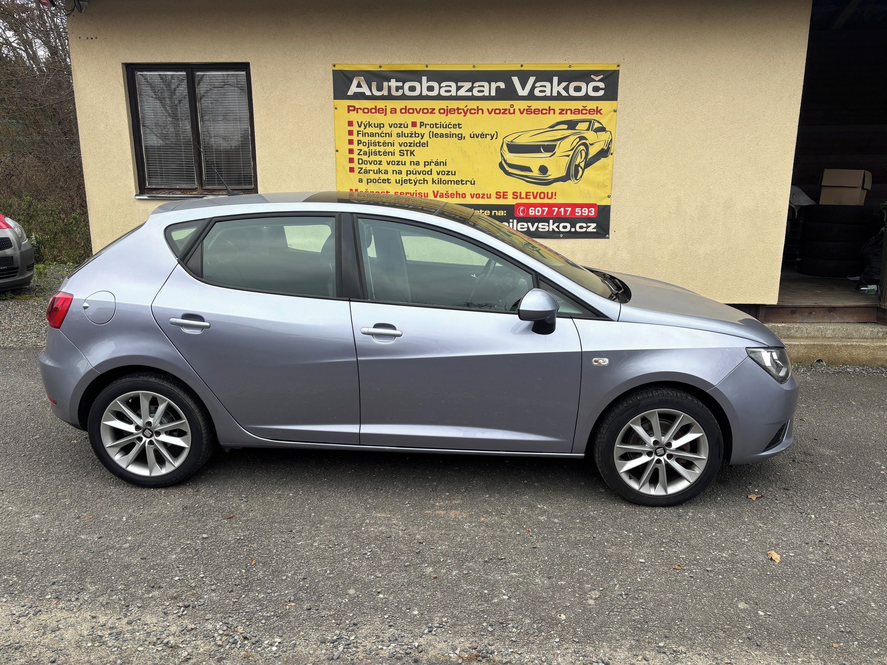 Seat Ibiza, 1.2TSi,66KW,navigace,serviska - fotka 3