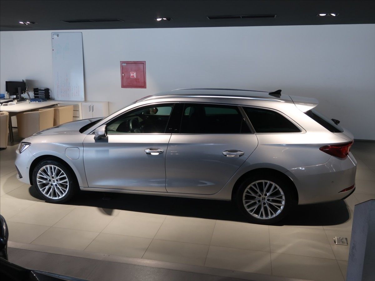 Seat Leon, 1,4 TSI e-Hybrid Xcellence 204 - fotka 3
