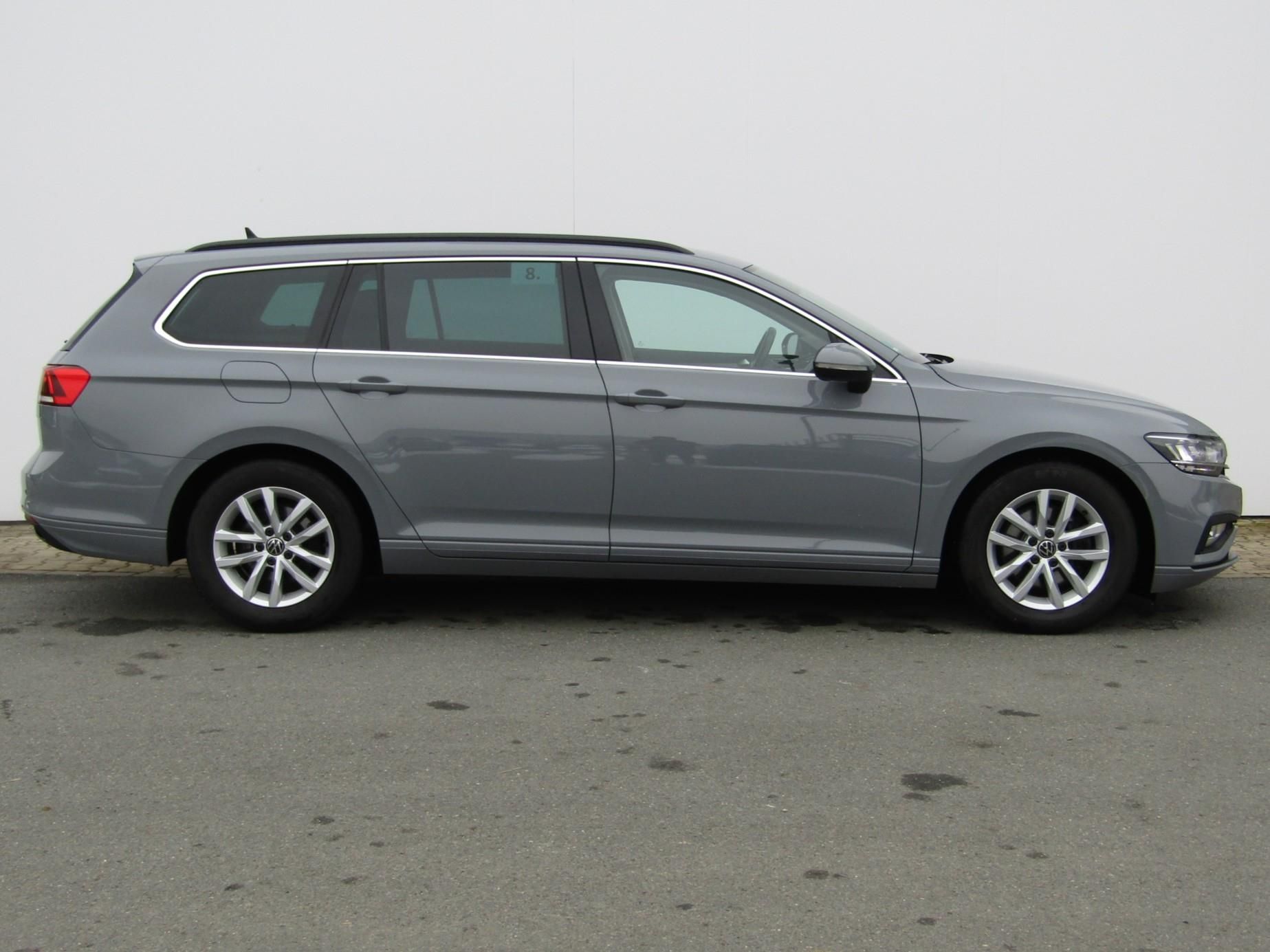 Volkswagen Passat, Variant 2.0 TDI 110KW DSG - fotka 3