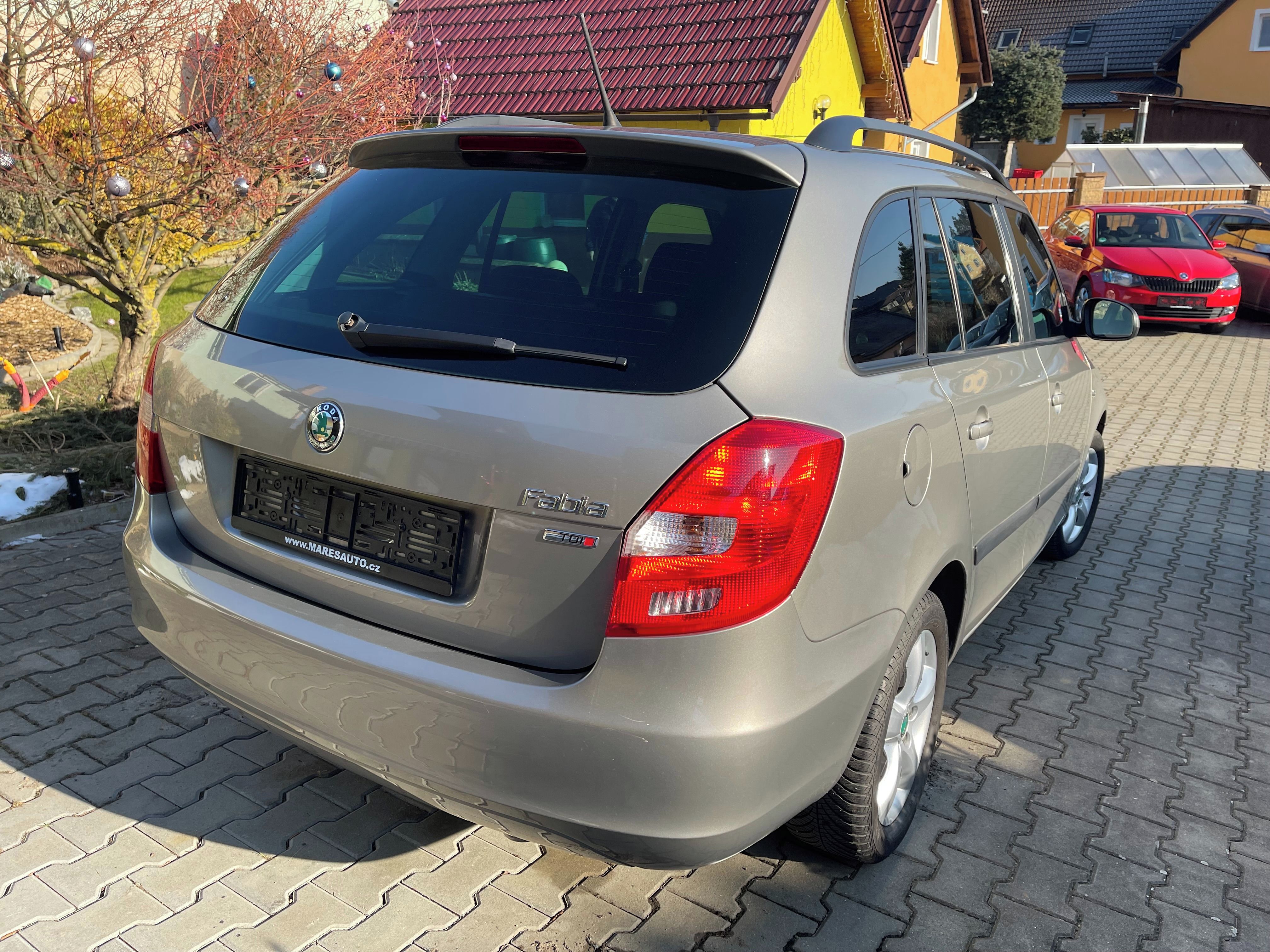 Škoda Fabia, COMBI 1.6 Tdi 66 kw, 192 200km - fotka 6