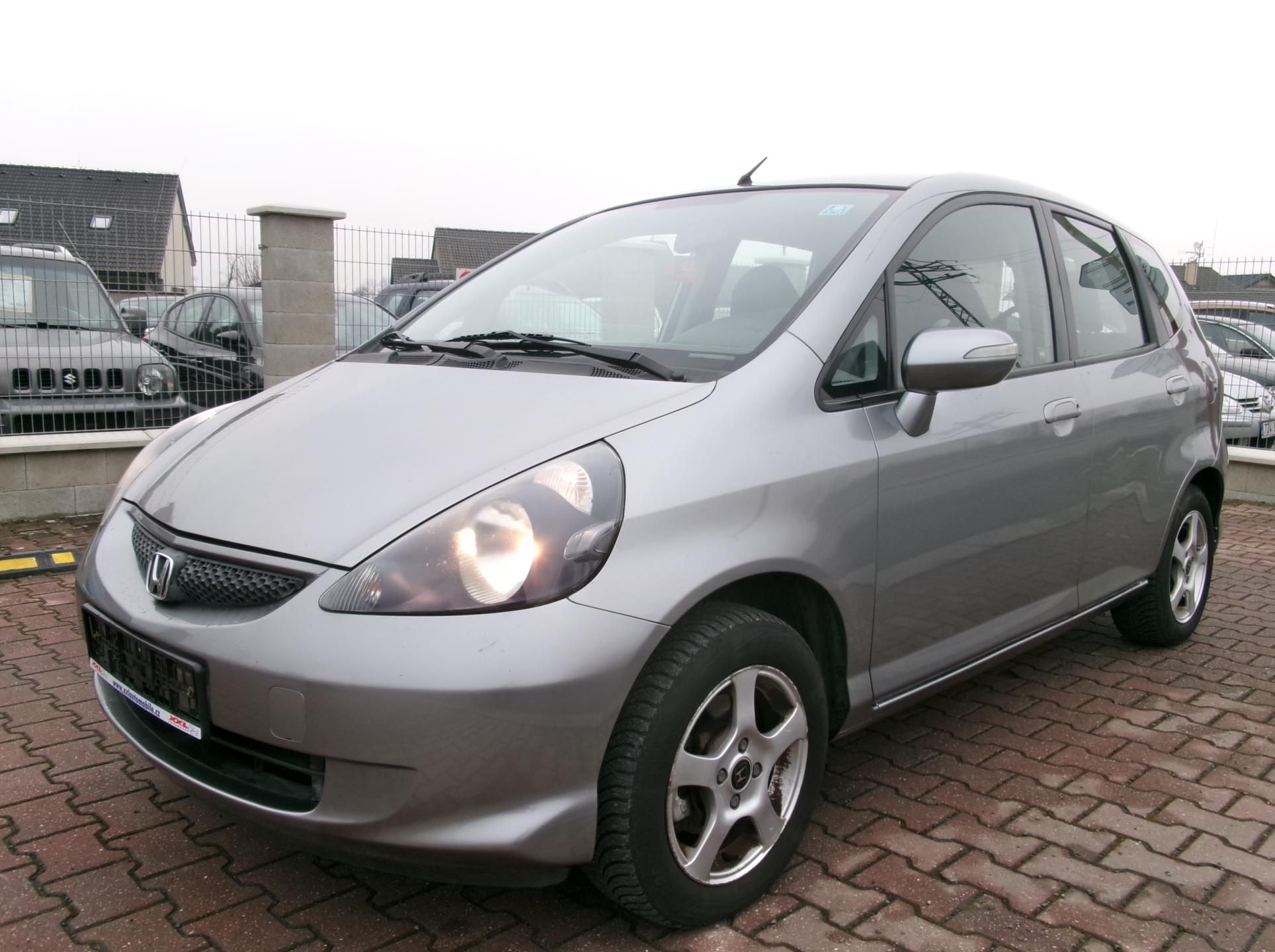Honda Jazz, 1,3i AC ALU TAŽNÉ - fotka 2