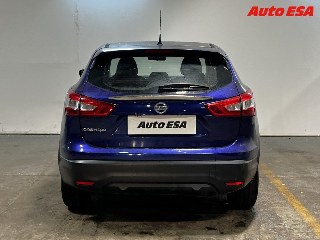 Nissan Qashqai, 1.2 DIG-T,ČR,AC,temp. - fotka 5
