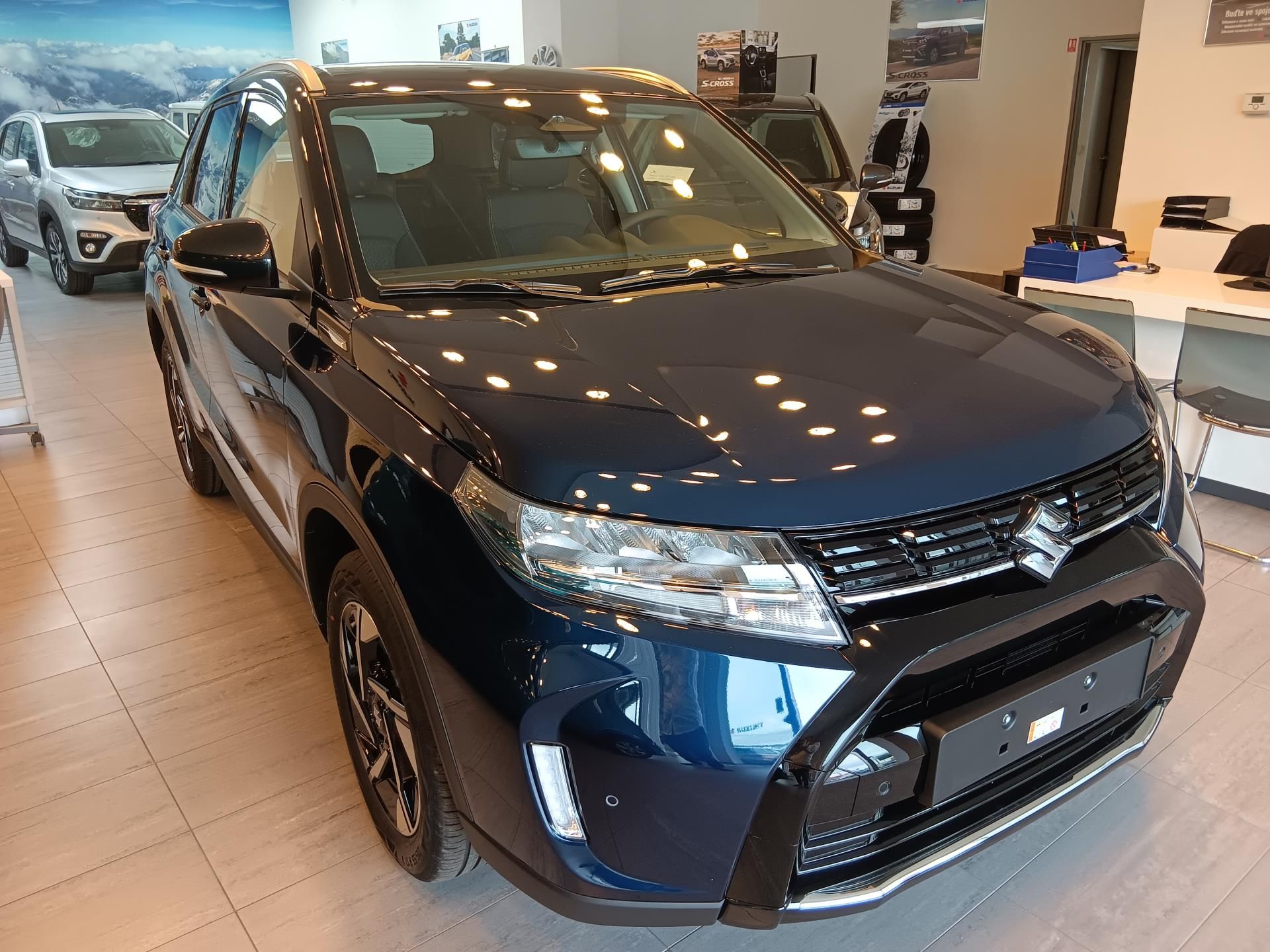 Suzuki Vitara, ELEGANCE 1,4 HYBRID A/T 4x2 - fotka 2