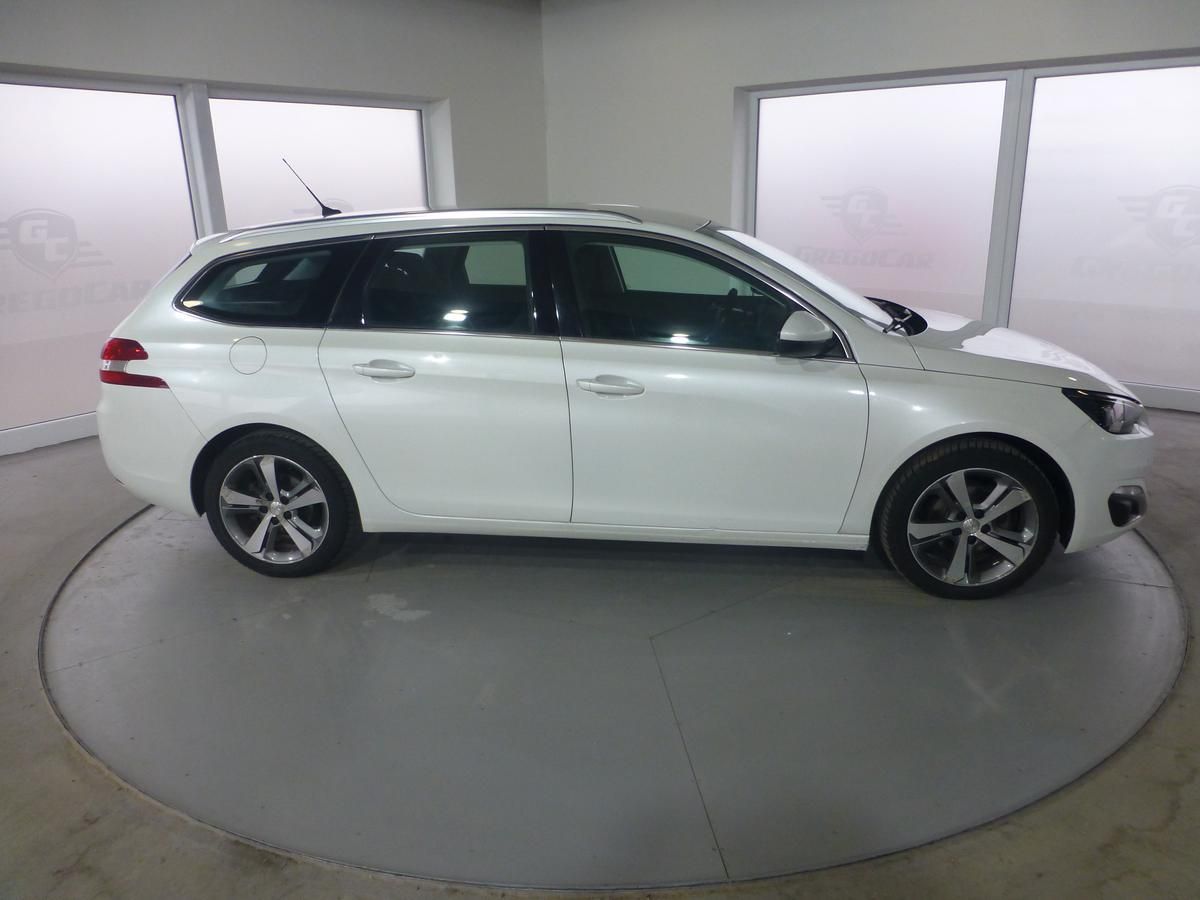 Peugeot 308, 1,6HDI*NAVIGACE*ALU**FULL LED* - fotka 5