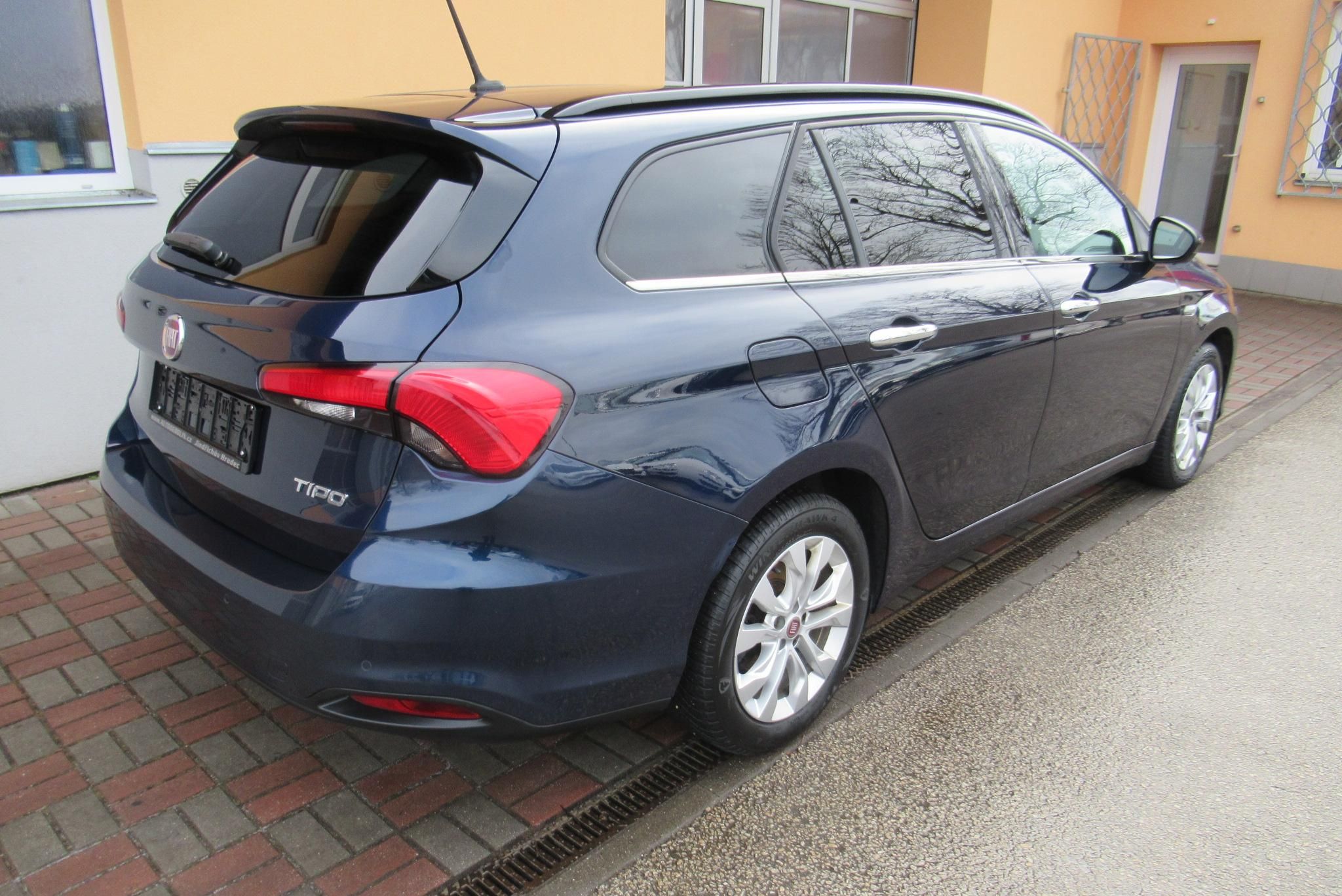 Fiat Tipo, 1.6 JTDM  AUT. KLIMA  NAVIGACE - fotka 2