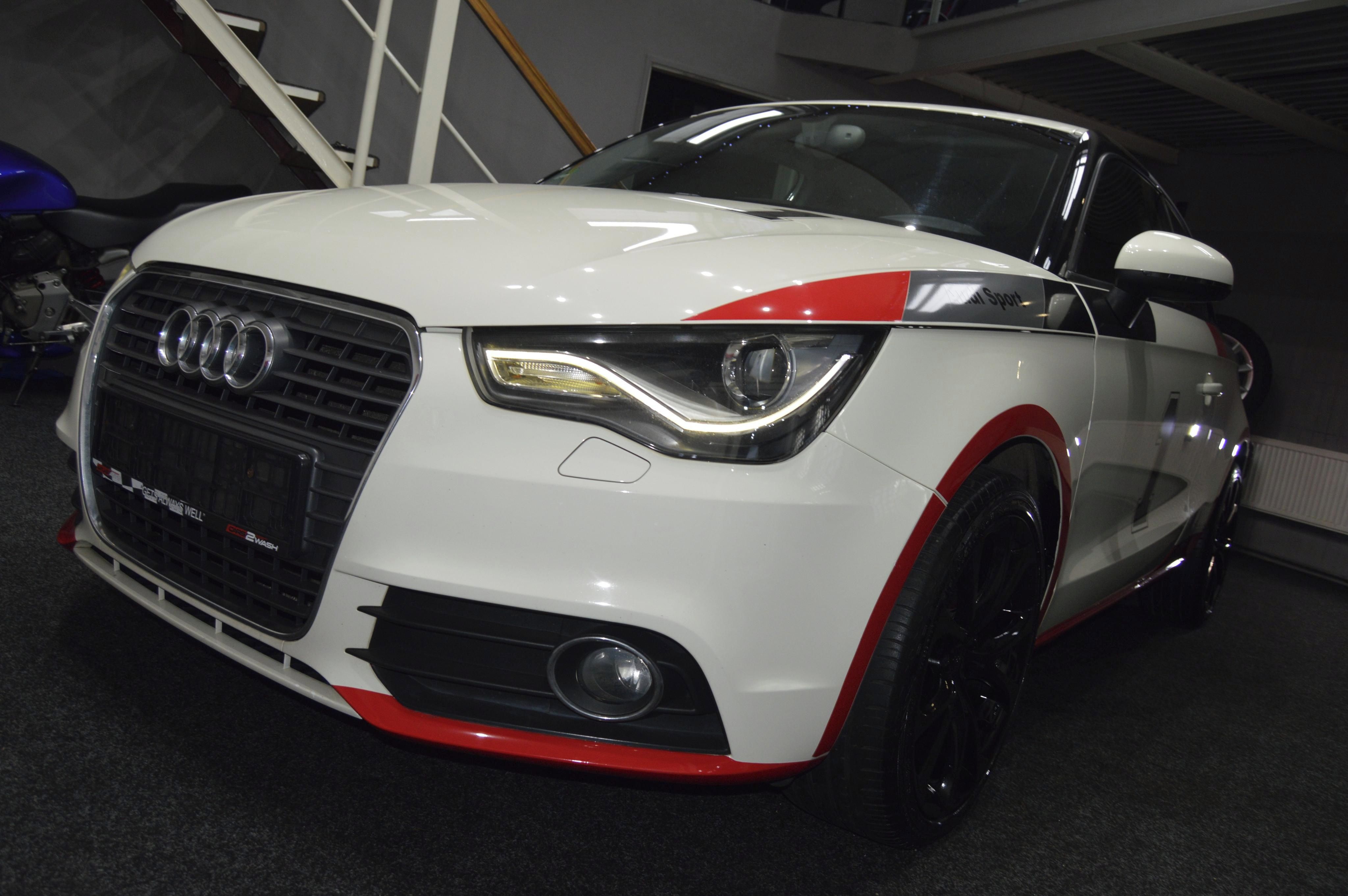 Audi A1, 1.6 TDI 77 KW * AUDI SPORT *