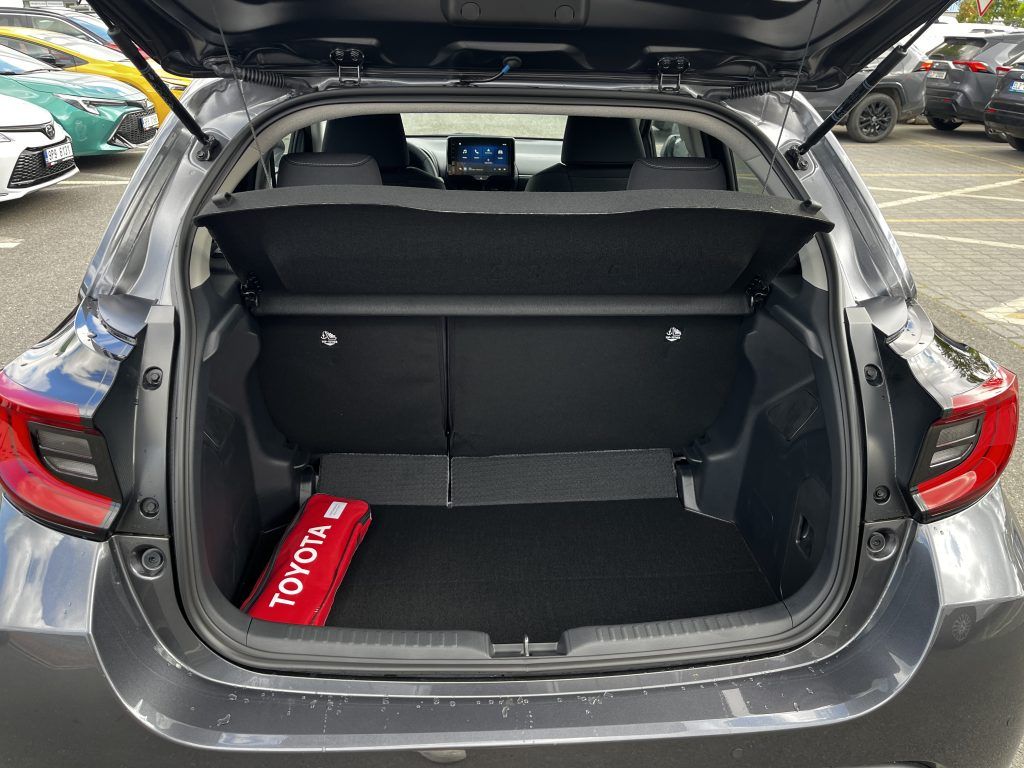 Toyota Yaris, 1.5 Hybrid Style ODBĚR 7/2026 - fotka 6
