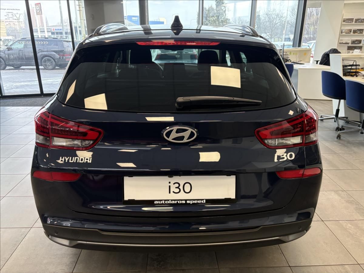 Hyundai i30, 1,0 74 kW 7 st.DCT STYLE - fotka 6