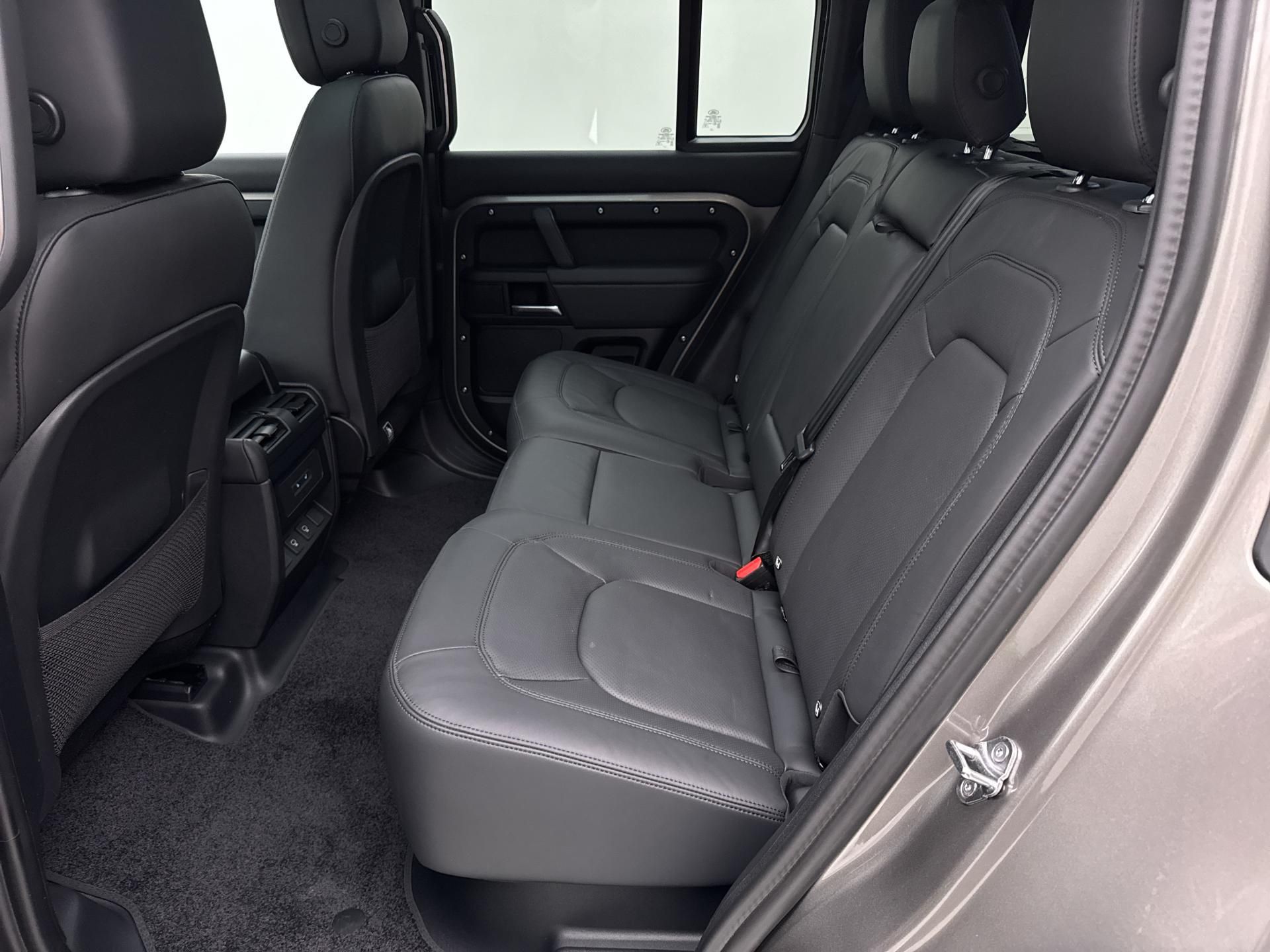 Land Rover Defender, 110 P425 X-DYNAMIC HSE AWD CZ - fotka 5