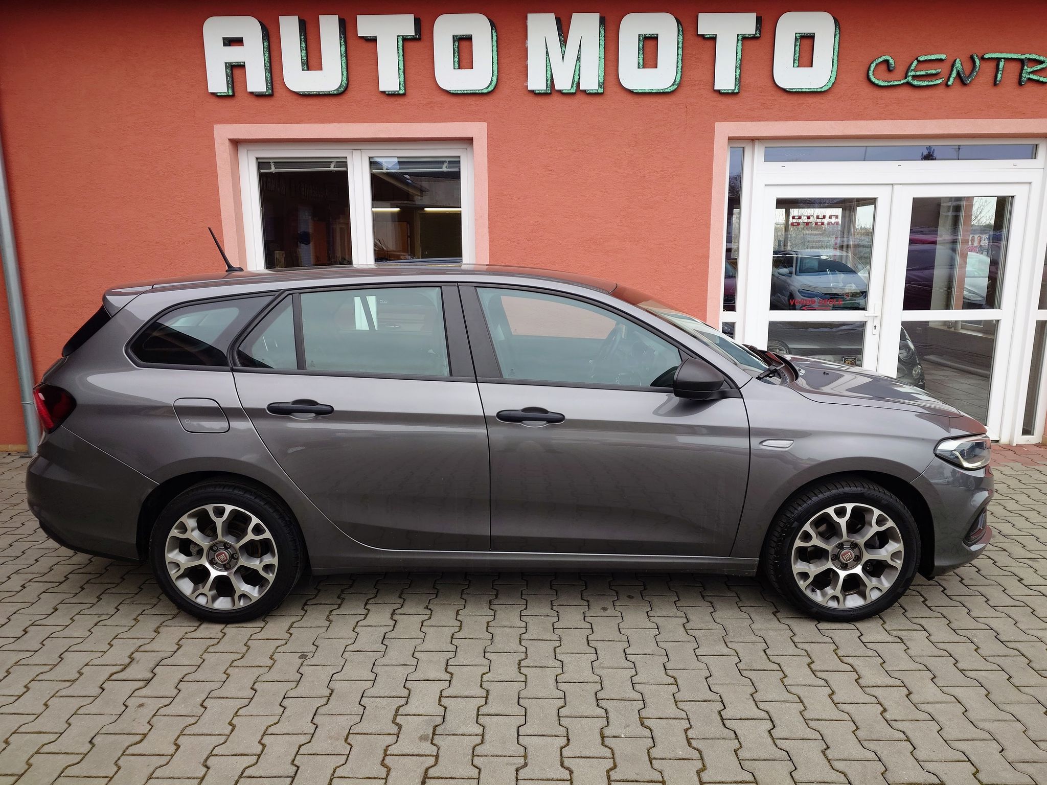 Fiat Tipo, 1.6 M-Jet City Life 96 kW - fotka 5
