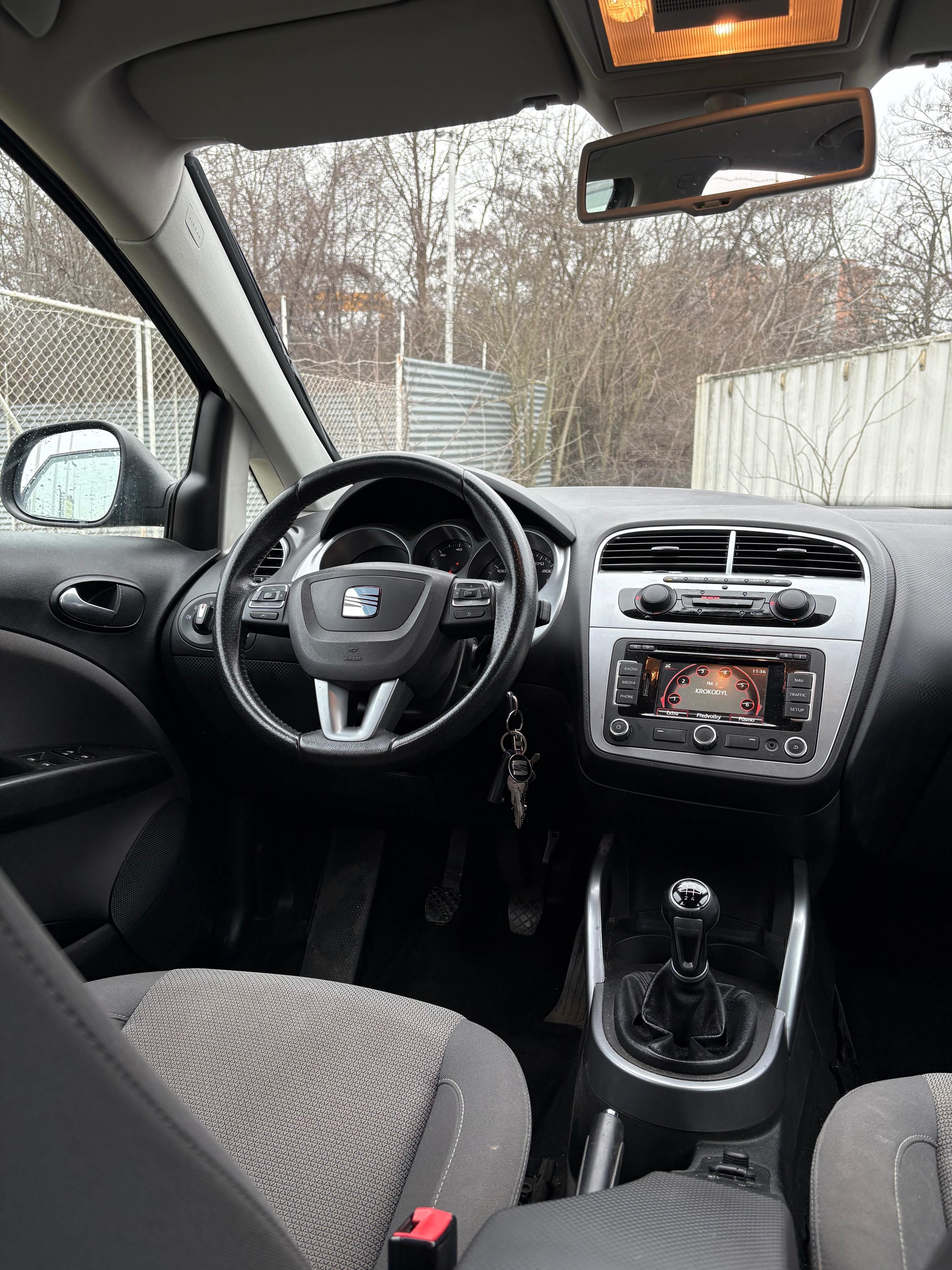 Seat Altea, XL 1.6TDi 77kW+DVD+NAVI - fotka 5