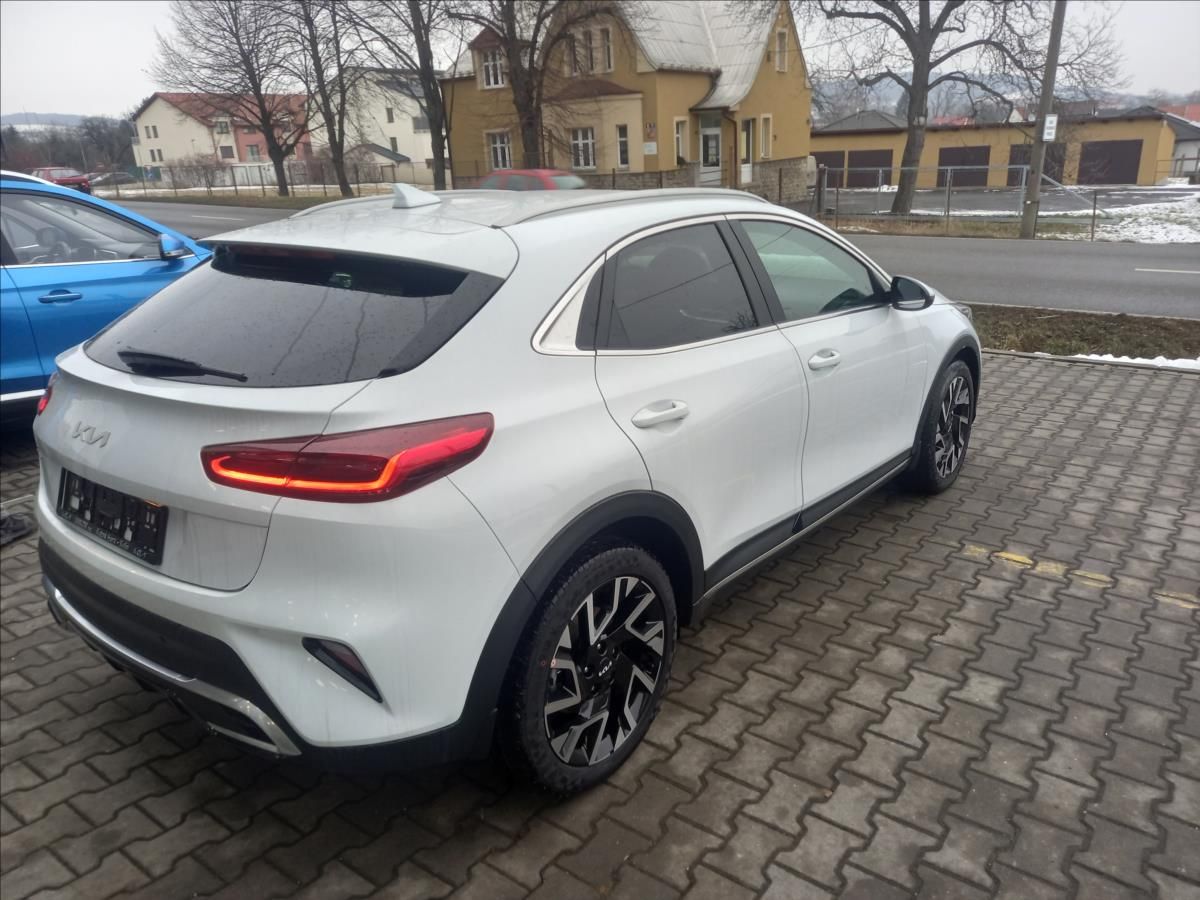 Kia XCee´d, 1,6 T-GDi 7DCT EXCLUSIVE - fotka 5