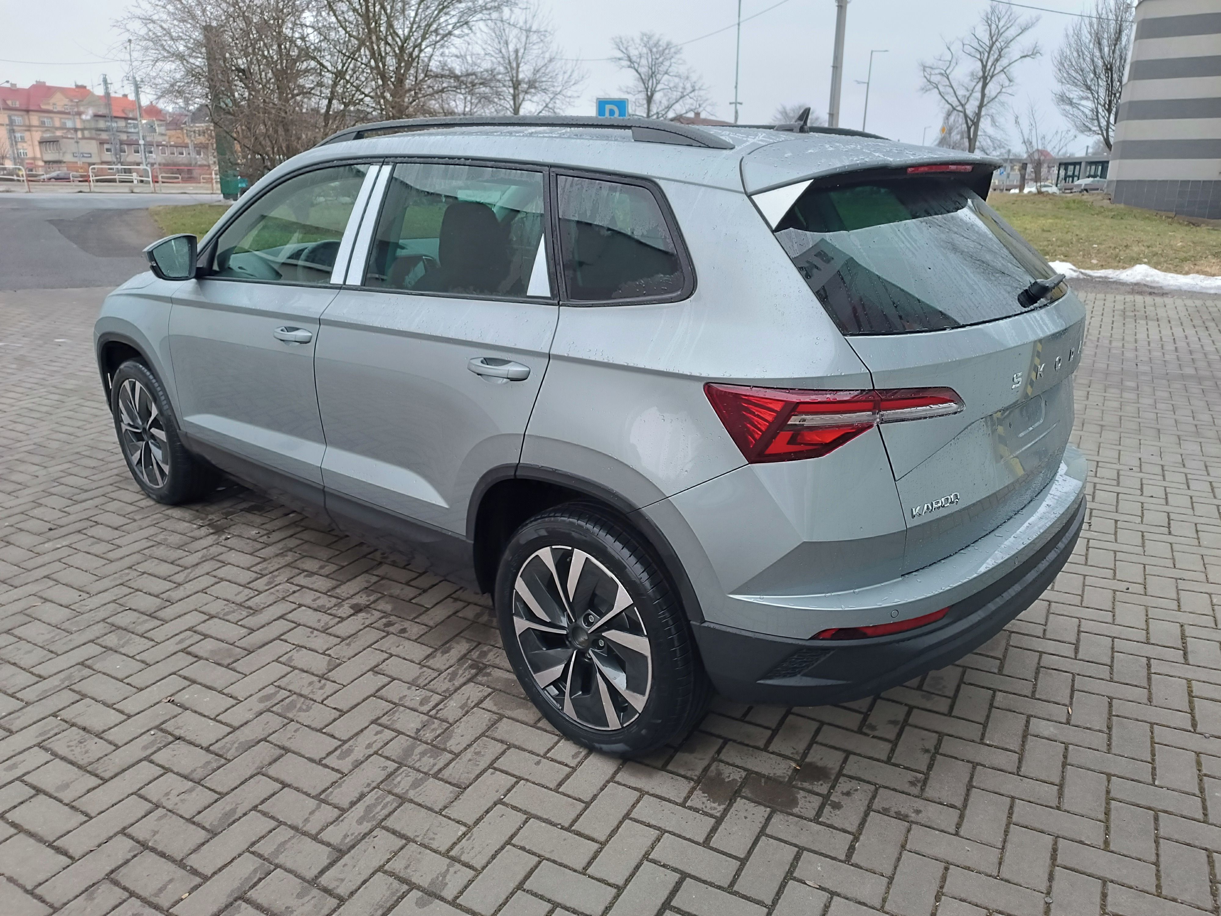 Škoda Karoq, Dynamic 1,5TSI 110kW 6st. man - fotka 3