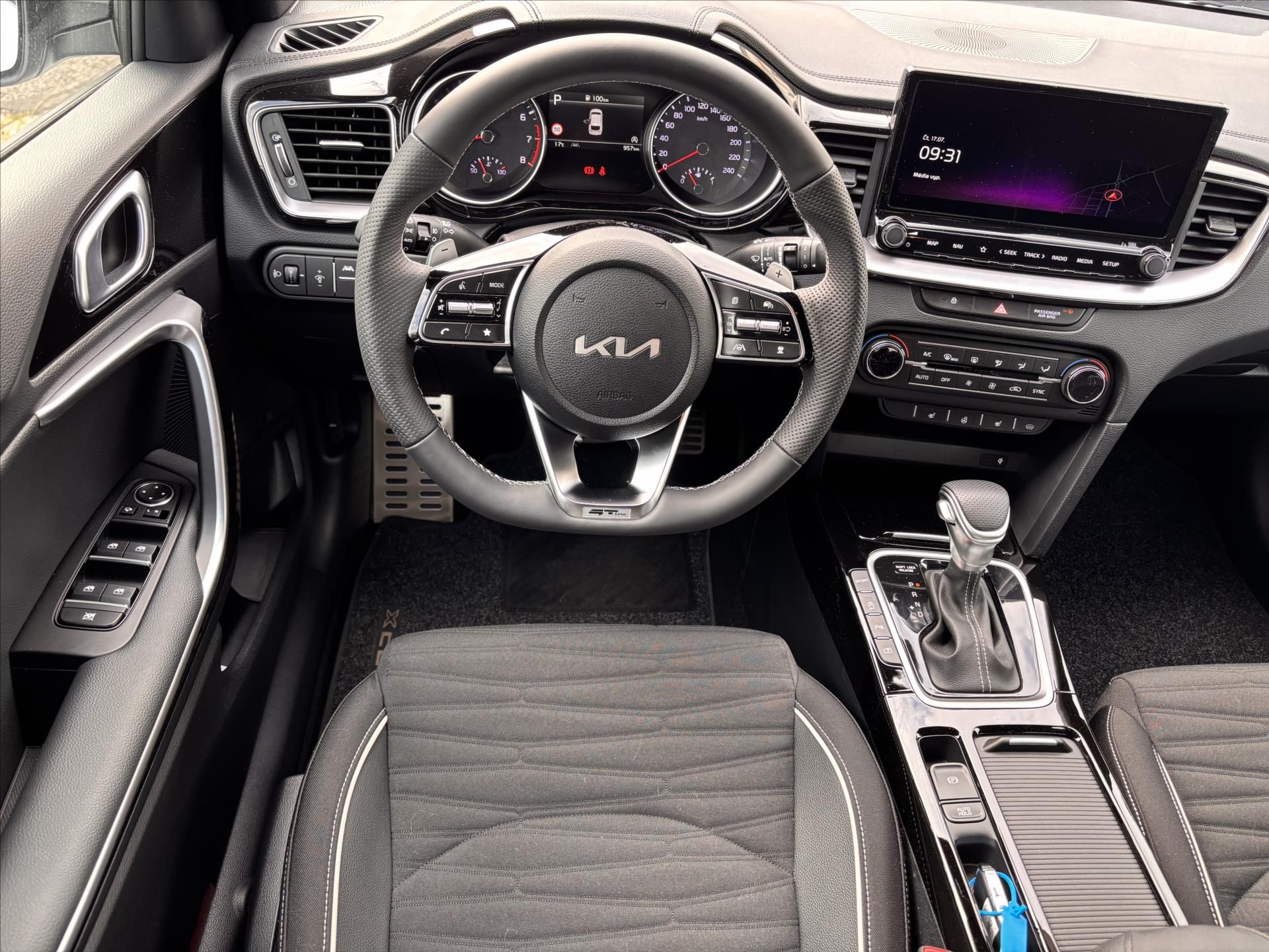 Kia ProCeed, 1,5 T-GDI GPF 7DCT GT-LINE PLU - fotka 6