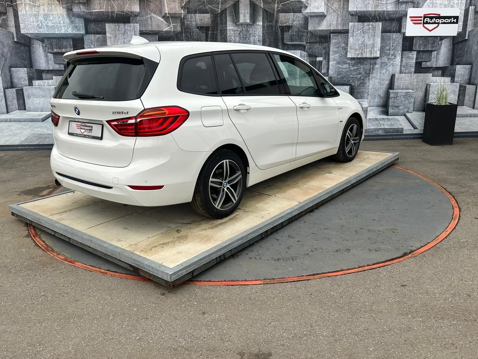 BMW Řada 2, 218D GT,110KW,VYH.SED., Z.PNEU - fotka 6