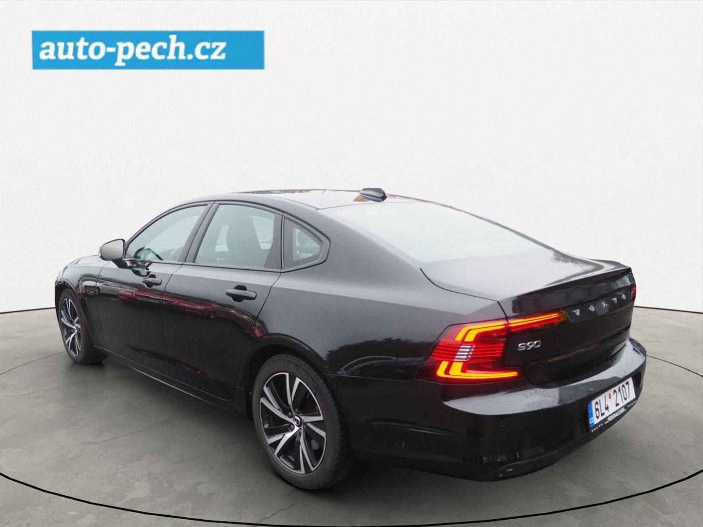 Volvo S90, B5, AWD, Inscription, 173 kW - fotka 2