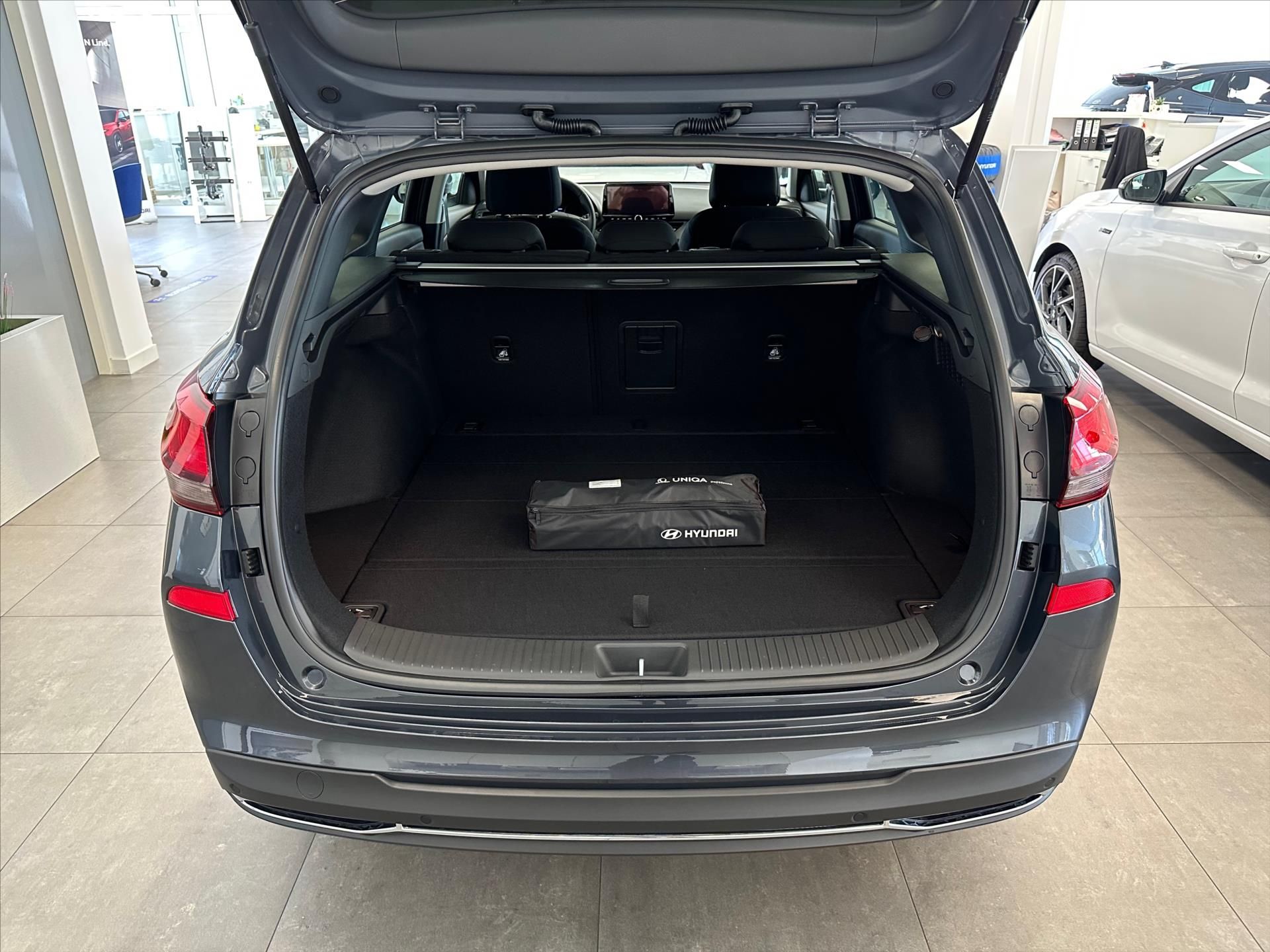 Hyundai i30, 1,5 i  GO CZECH - fotka 6