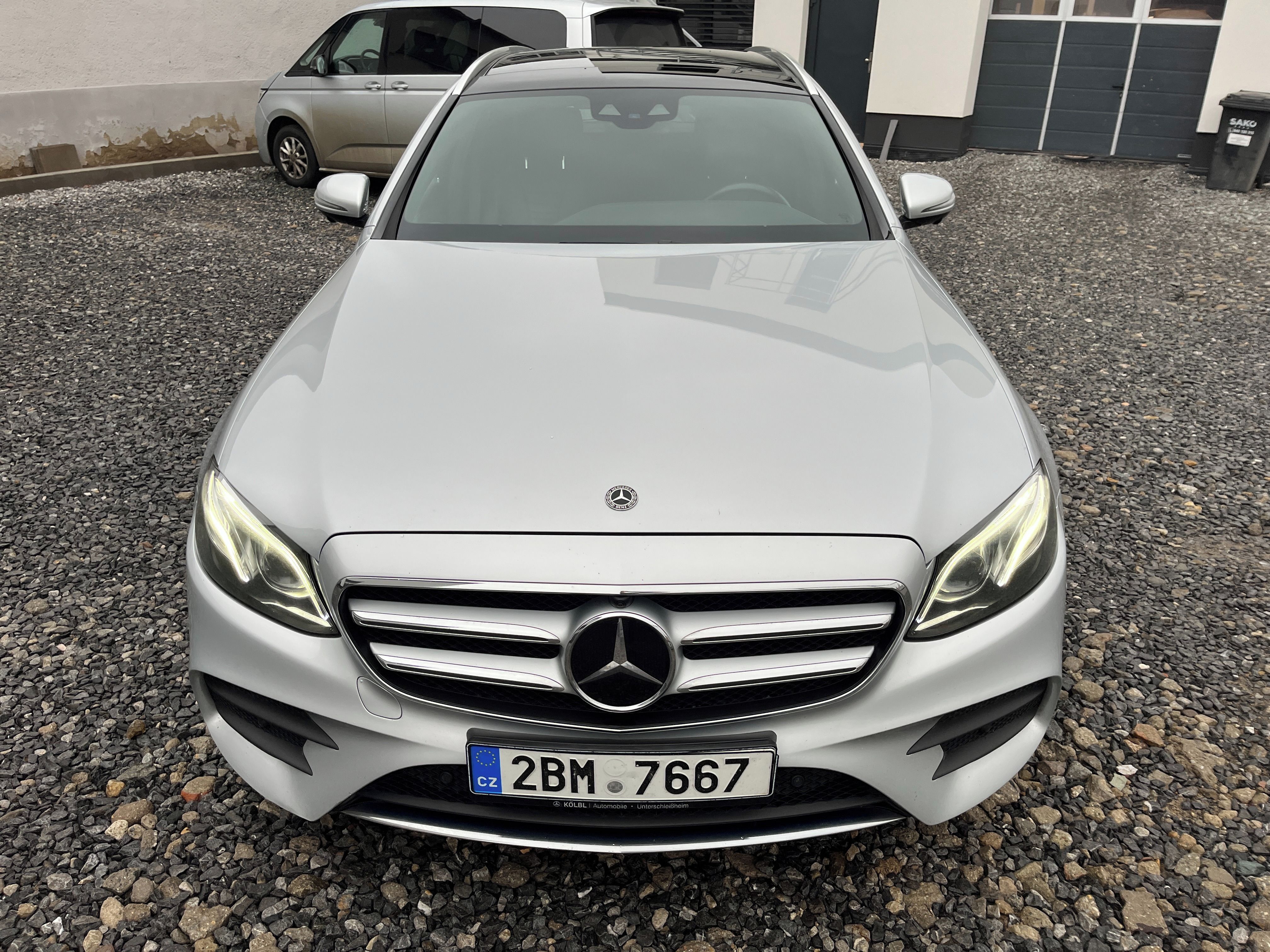 Mercedes-Benz Třídy E, E400D 4Matic AMG - fotka 4