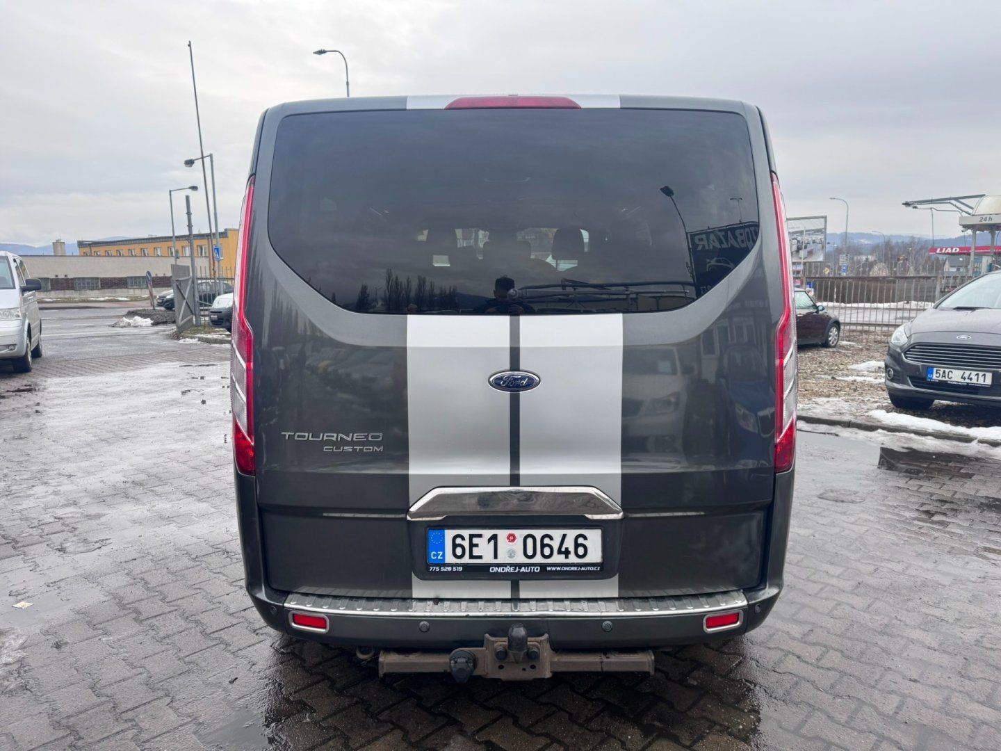 Ford Tourneo Custom, 2,0D 125KW 8 MÍST TITAN 1.MAJ - fotka 4