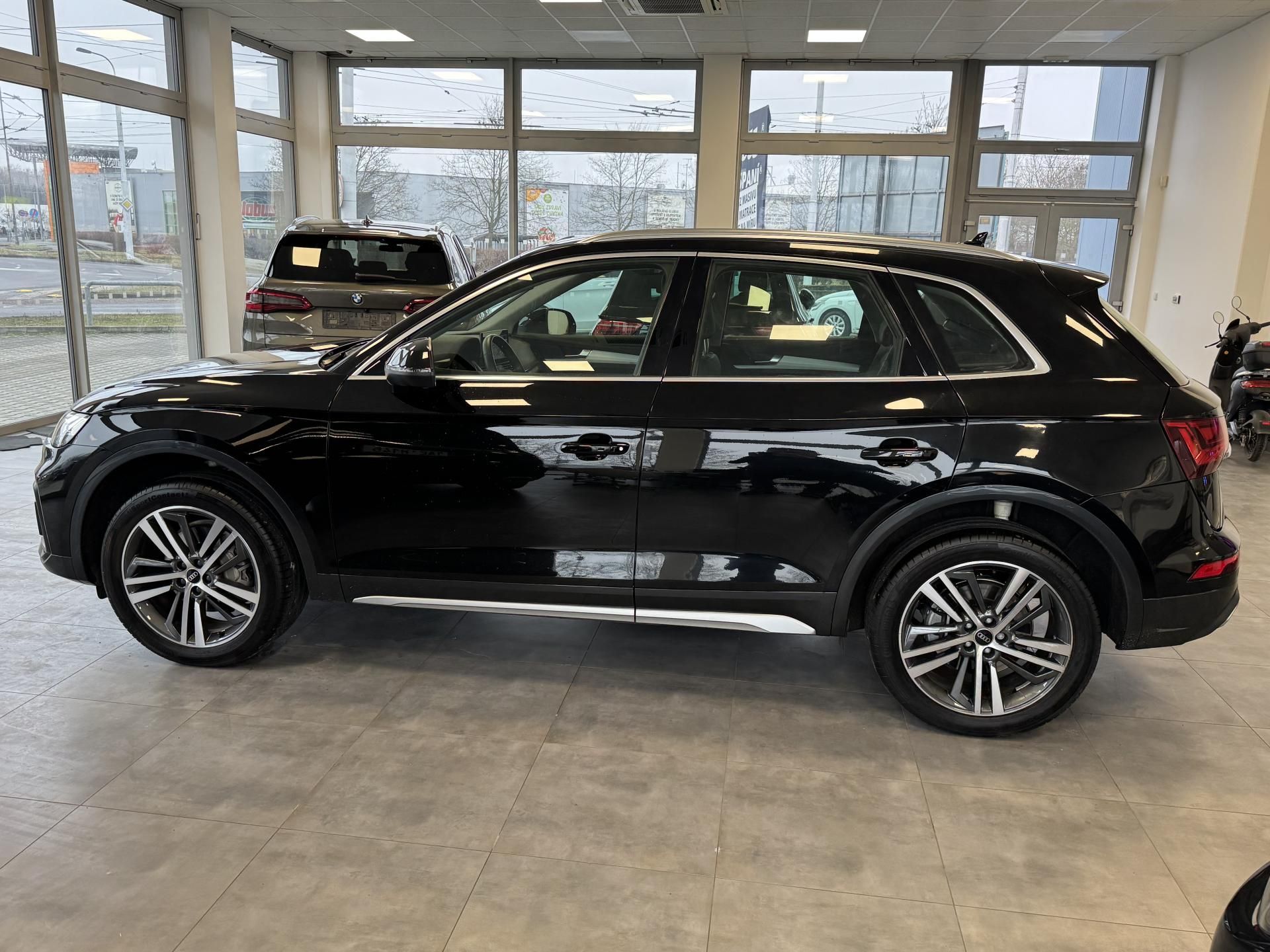 Audi Q5, 40TFSI 4x4 Advanced Tažné LED - fotka 4