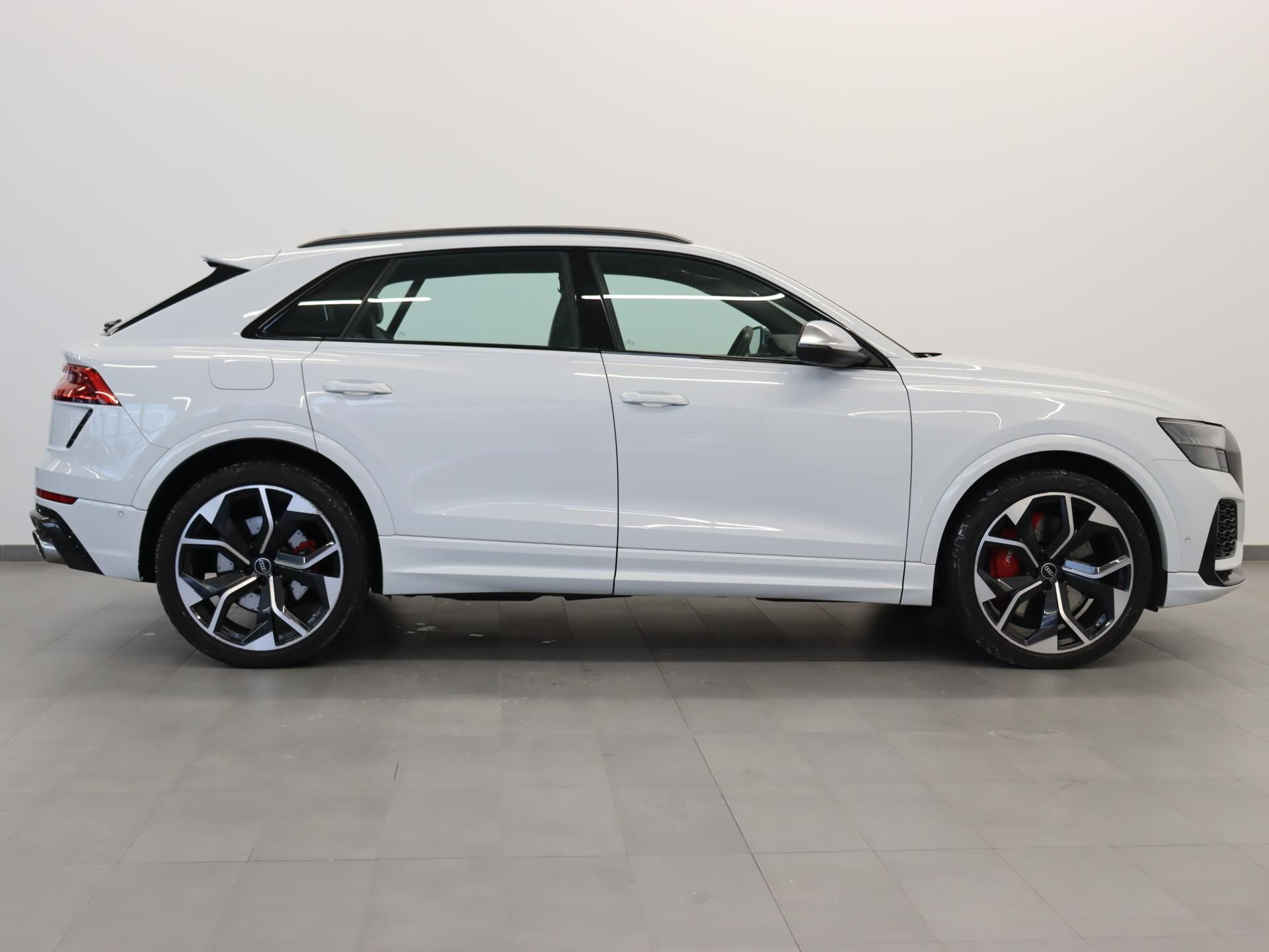Audi RS Q8 - fotka 3