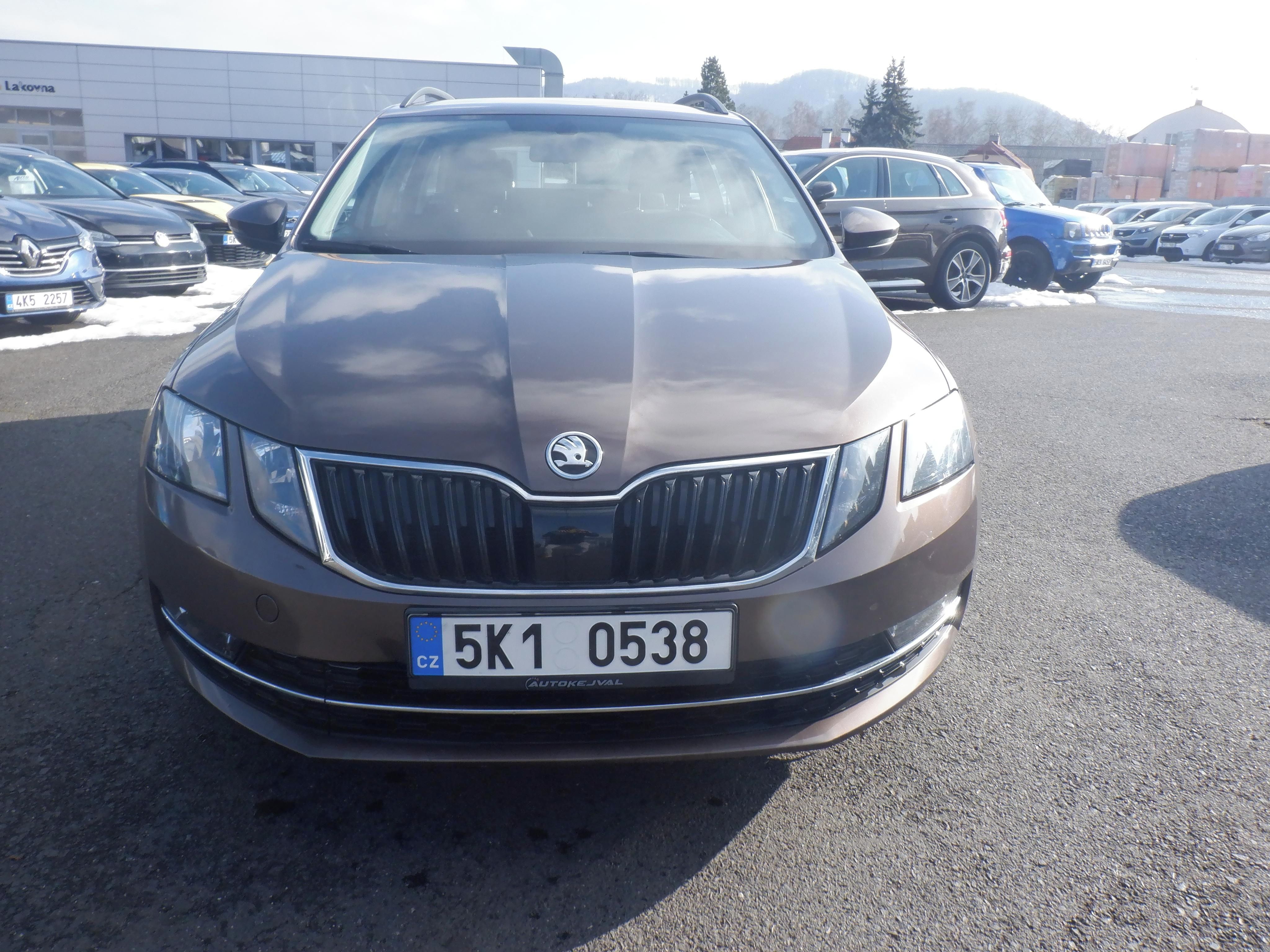 Škoda Octavia, 2.0 TDI Style,DSG Kombi - fotka 2