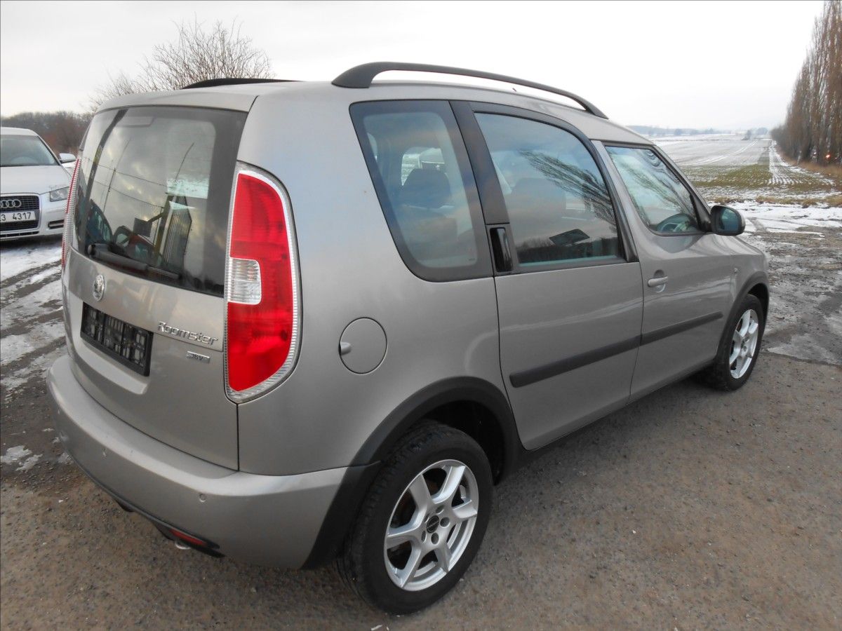 Škoda Roomster, 1,4 16V 63 kW KLIMA Serviska - fotka 4