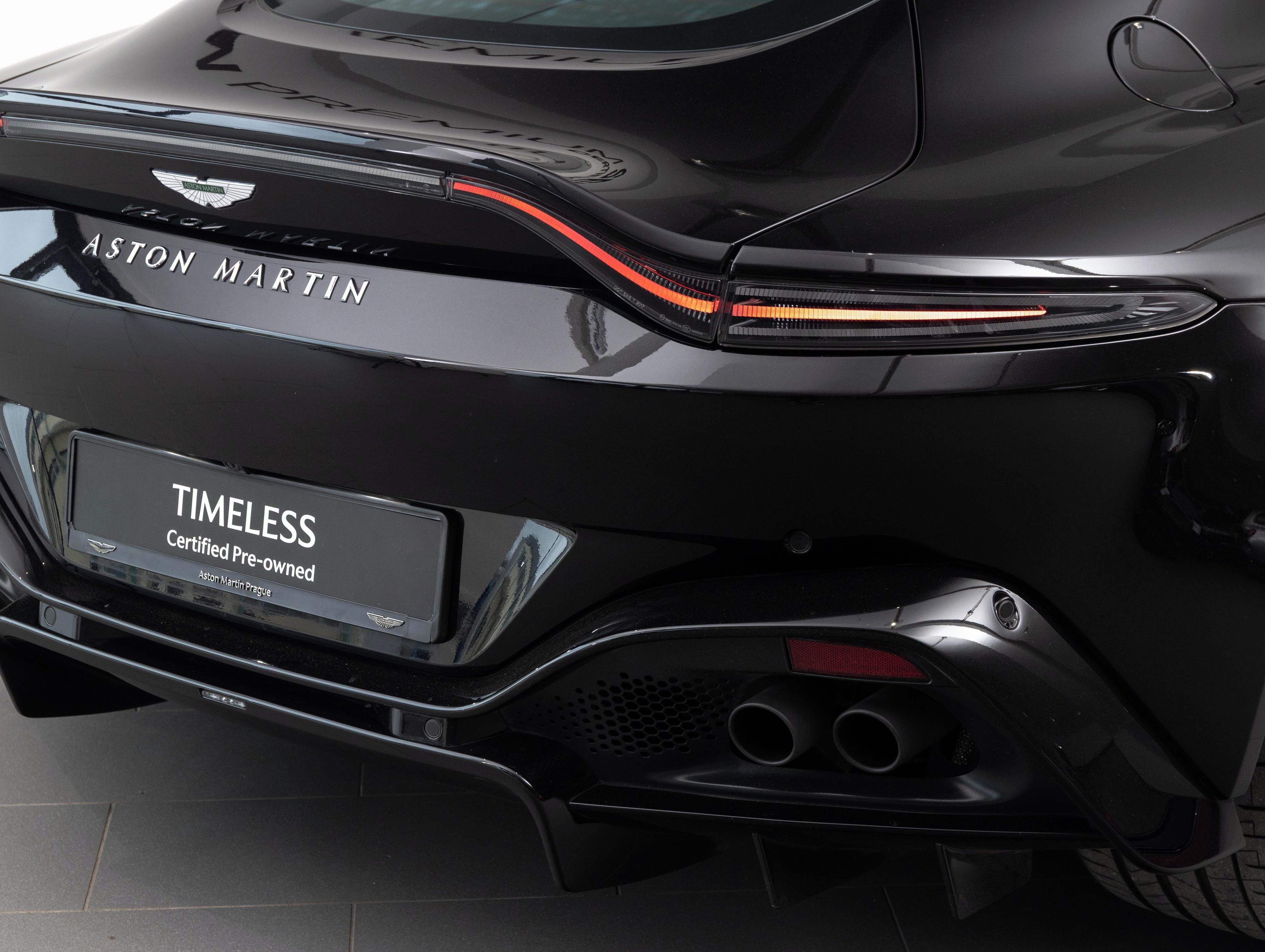 Aston Martin V8 Vantage, Onyx Black - fotka 6