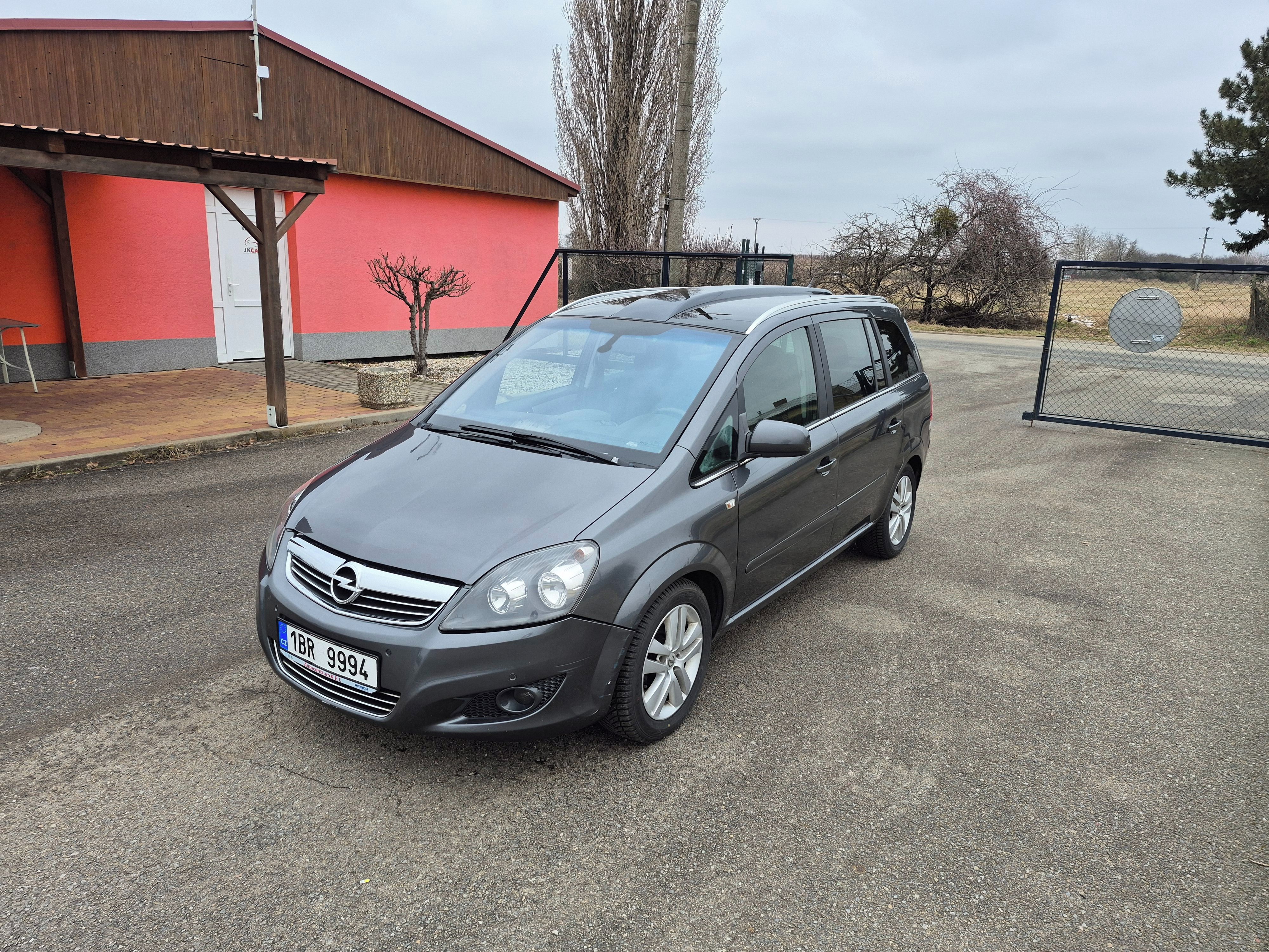 Opel Zafira, 1,7CDTI, 92kW, 7-míst - fotka 3
