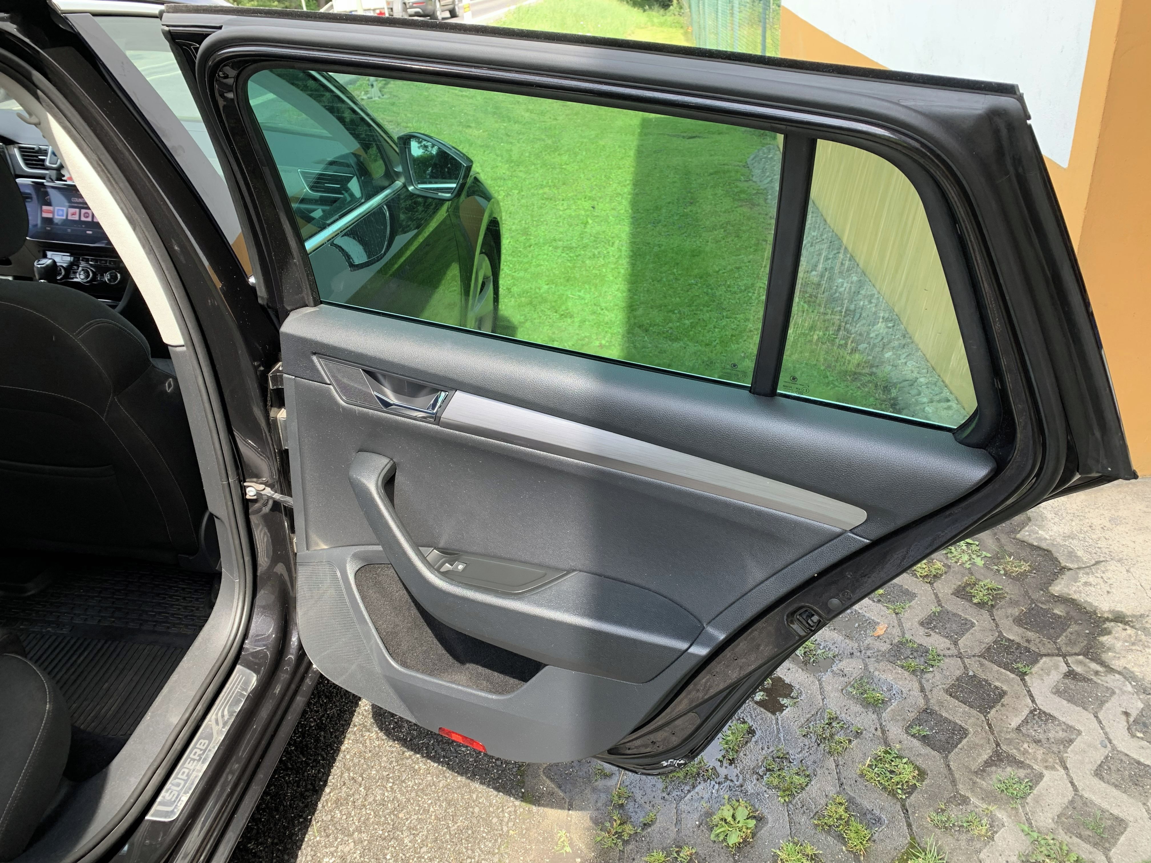 Škoda Superb, 2.0 TDI - fotka 4