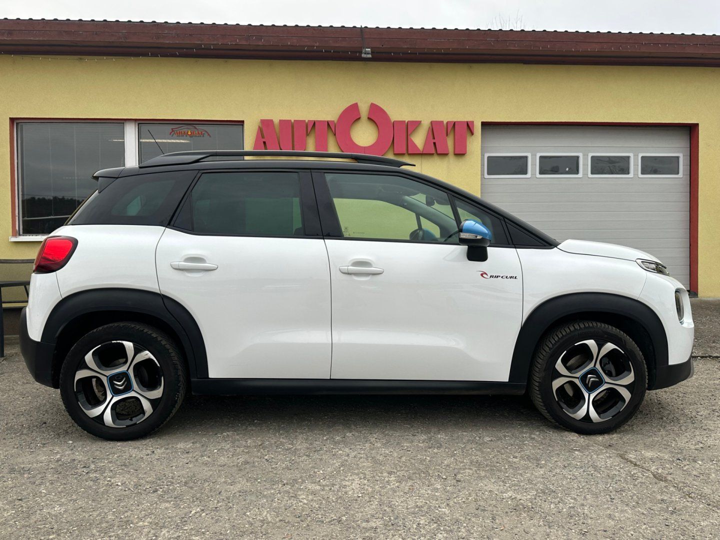 Citroën C3 Aircross, 1.2i 81kW/Rip Curl/1MAJ/NAVI - fotka 2
