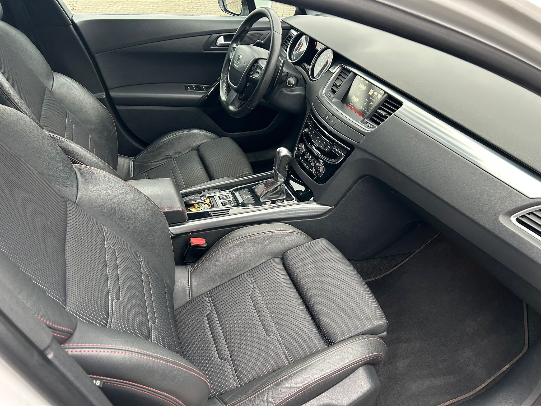 Peugeot 508, 508 SW GT 2.0 BlueHDI 180 AT6 - fotka 6
