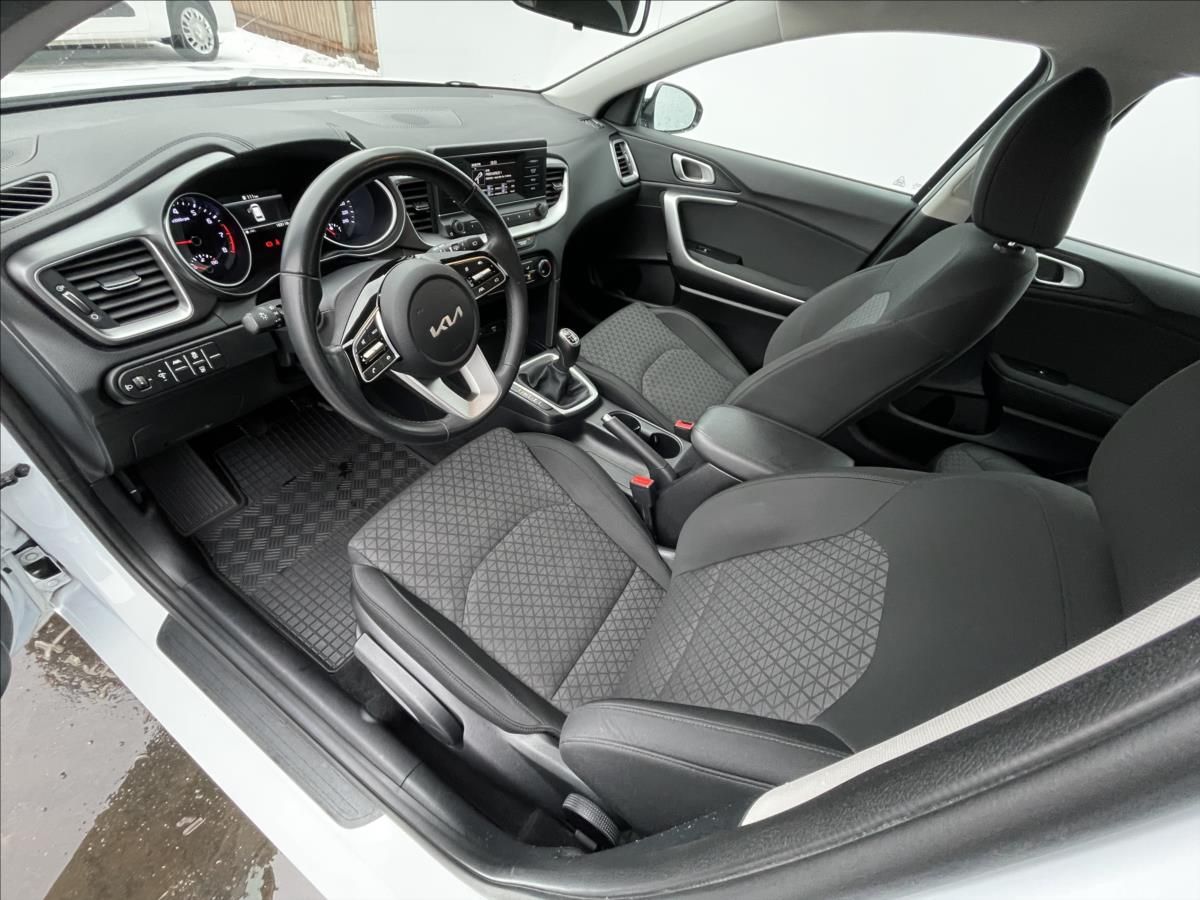Kia Cee´d, 1,0 T-GDI SW Fresh PDC+AC - fotka 5