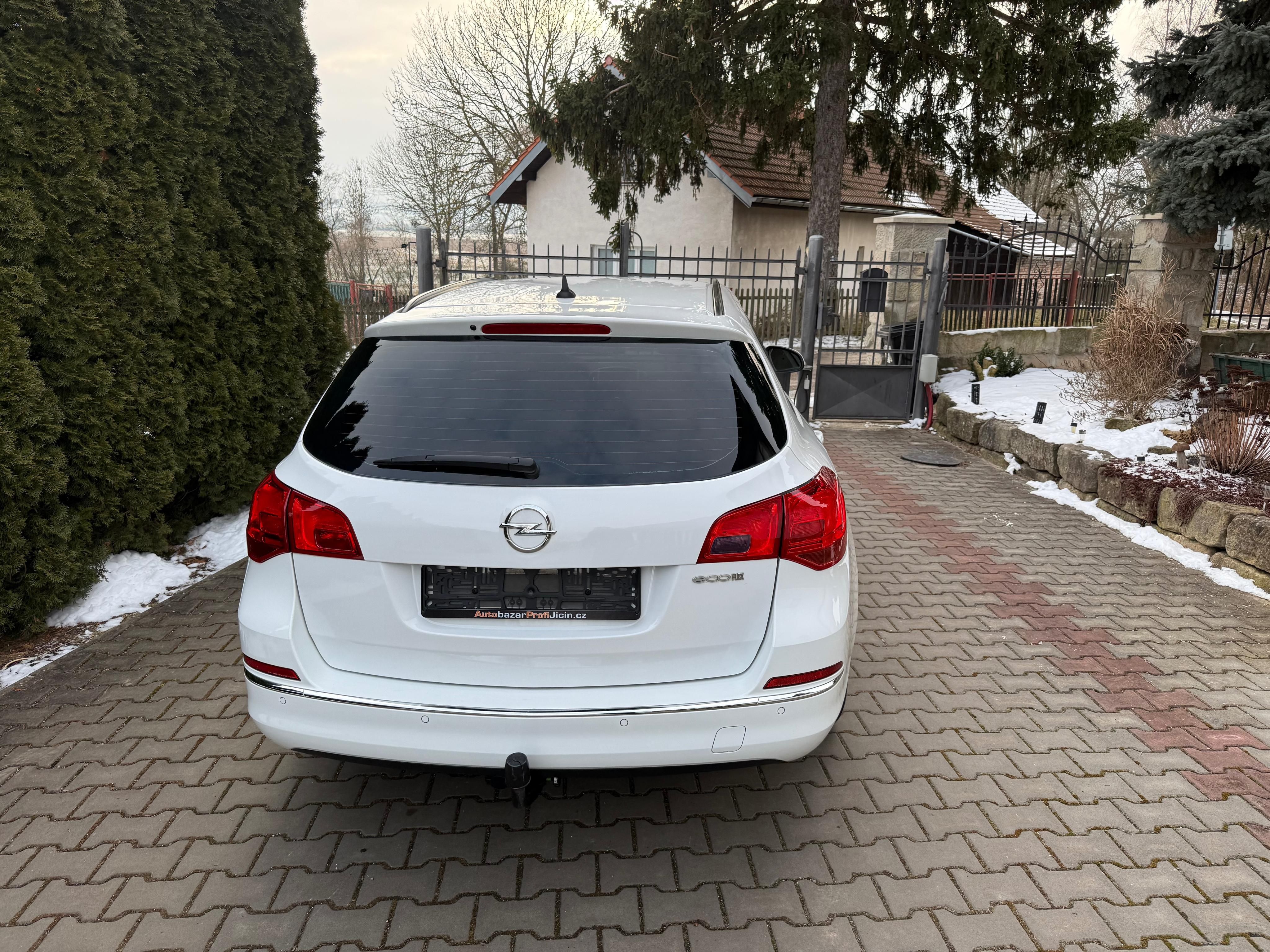 Opel Astra, Sports 1,3CDTi /70kw Tažné - fotka 5