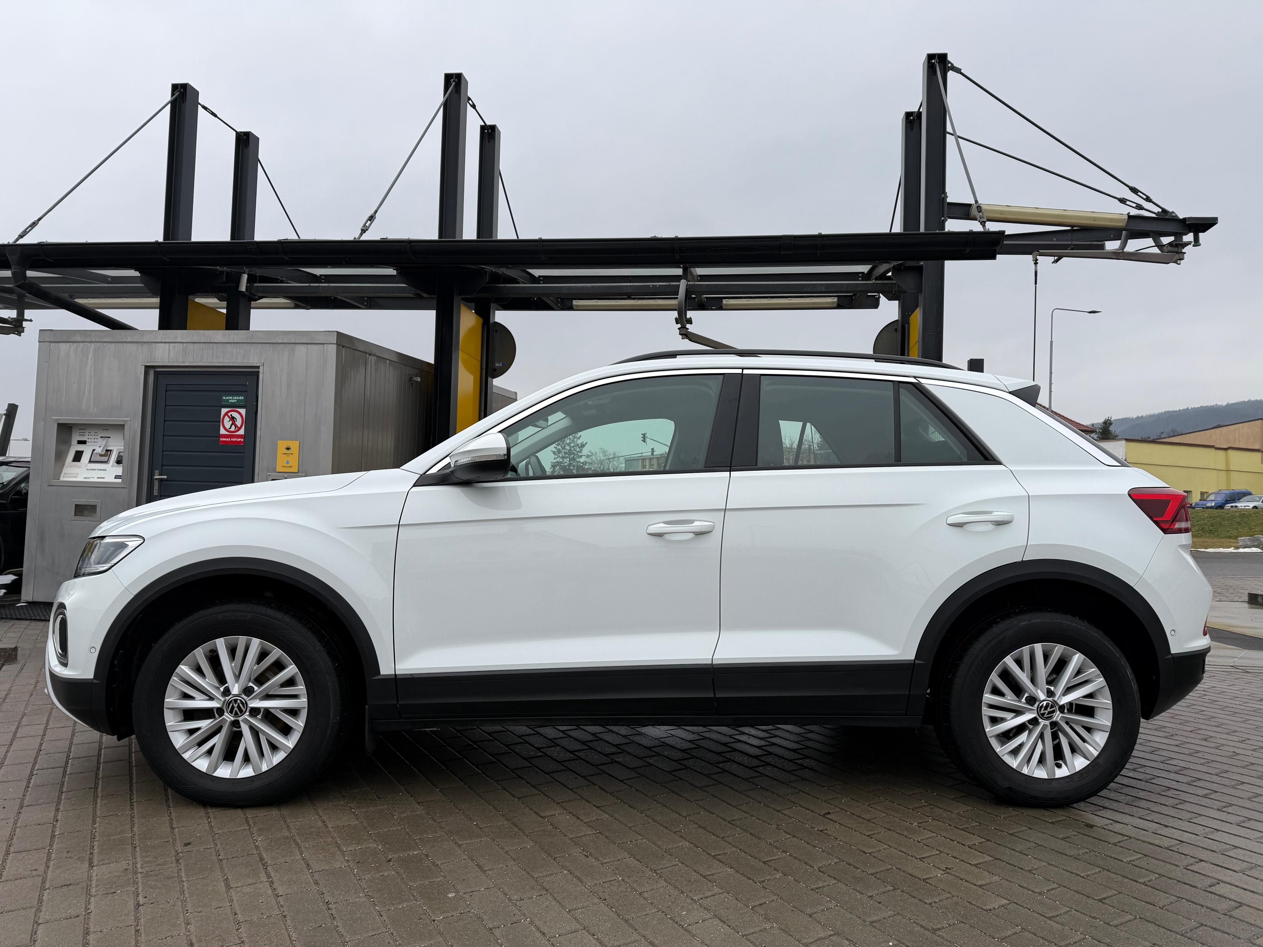 Volkswagen T-Roc, 1.5 TSI 110kW DSG ACC 6/2022 - fotka 5