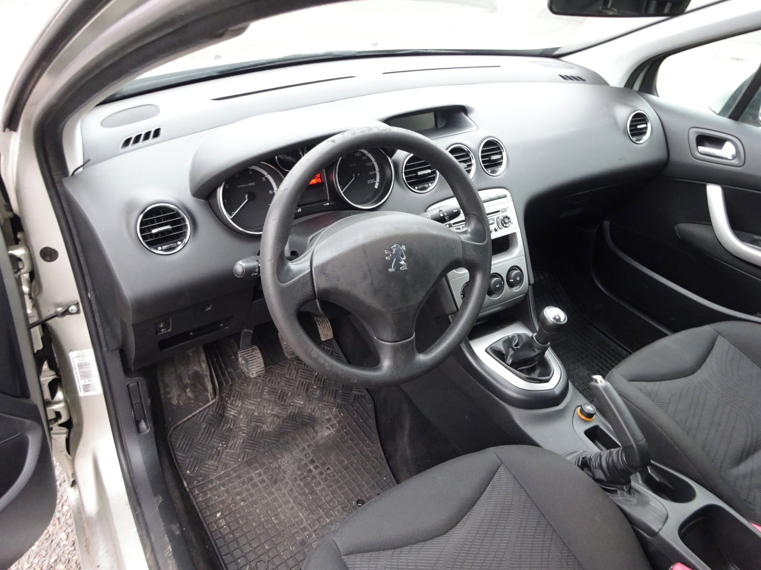 Peugeot 308, 1.6i (88 kw) KLIMA Koupeno ČR - fotka 5