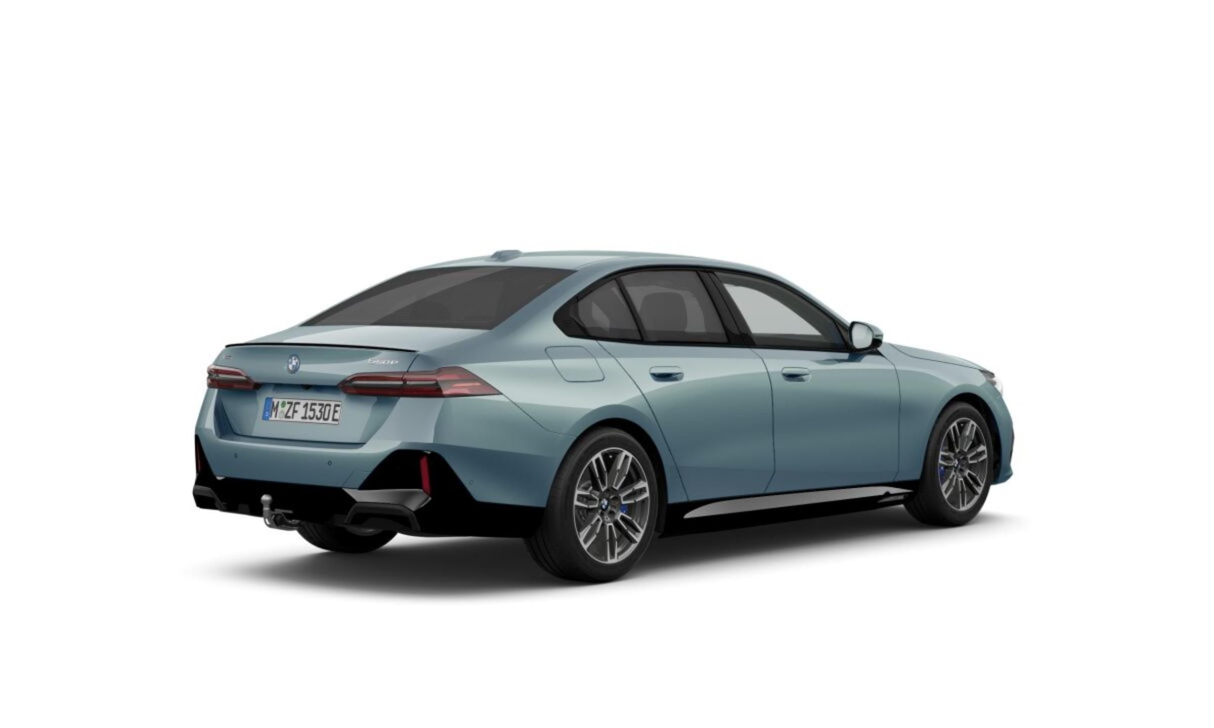 BMW Řada 5, 550e xDrive Sedan - fotka 2