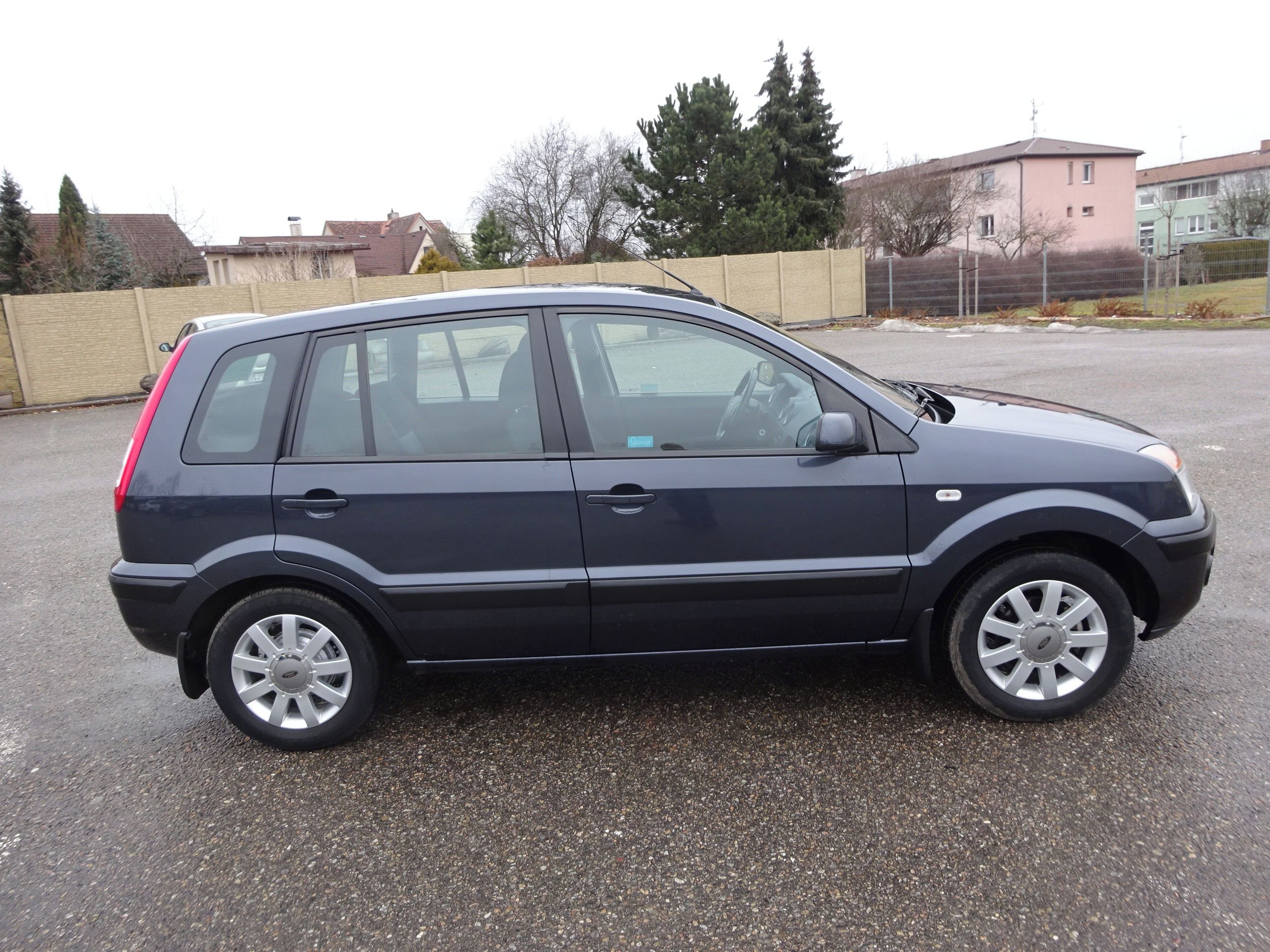 Ford Fusion, 1.4i 1.Maj.servisní knížka ČR - fotka 3