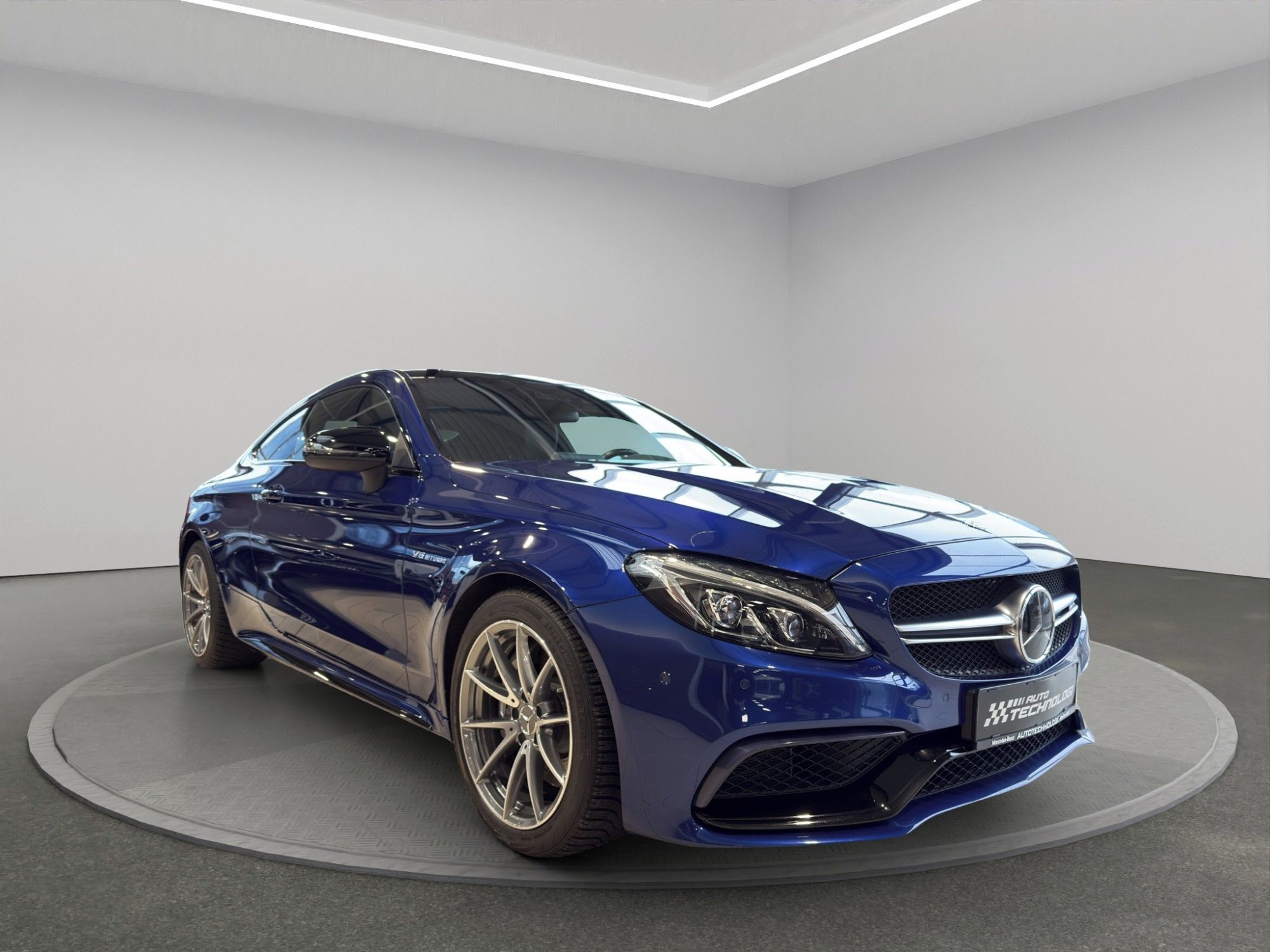 Mercedes-Benz Třídy C, 63 AMG - fotka 4