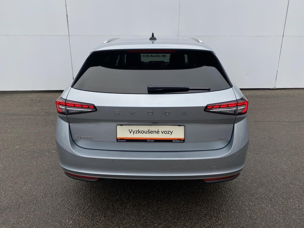 Škoda Superb, Combi 2,0 TDI L&K 4x4 DSG - fotka 6
