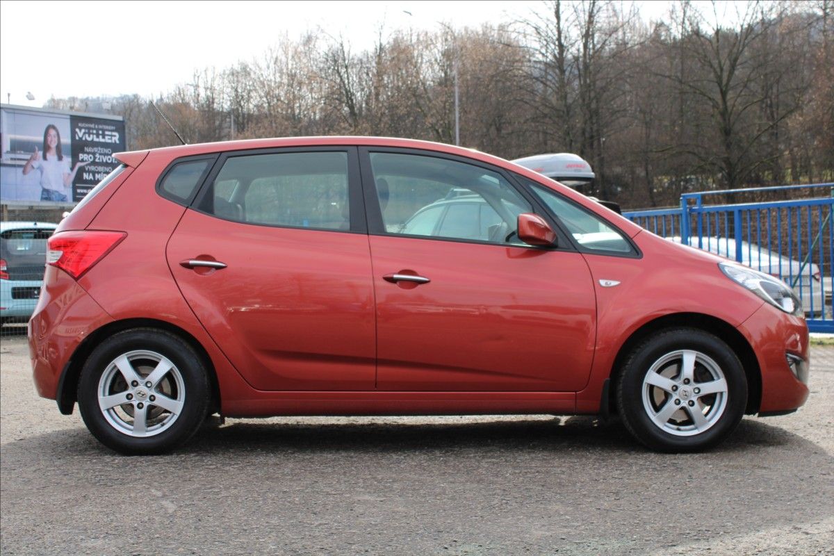 Hyundai ix20, 1,4 CRDi  NOVÉ V ČR,TAŽNÉ - fotka 4