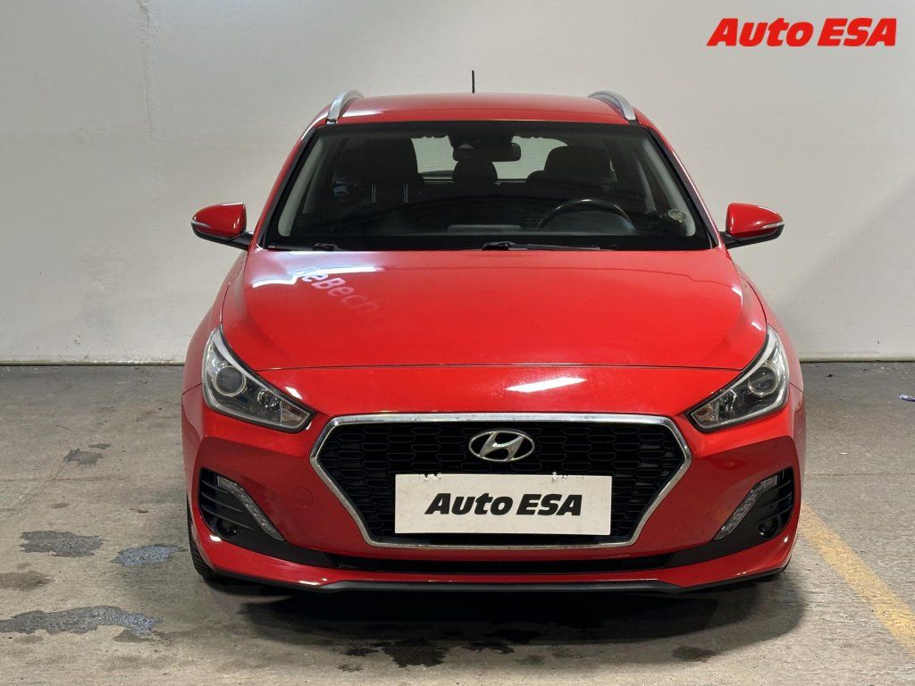 Hyundai i30, 1.6 CRDi,2.maj,servis.kniha - fotka 2
