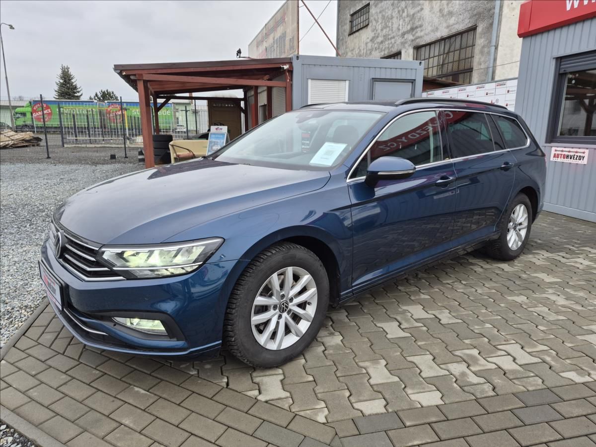 Volkswagen Passat, 2,0 TDI DSG ACC NAVI S.KNIHA - fotka 5