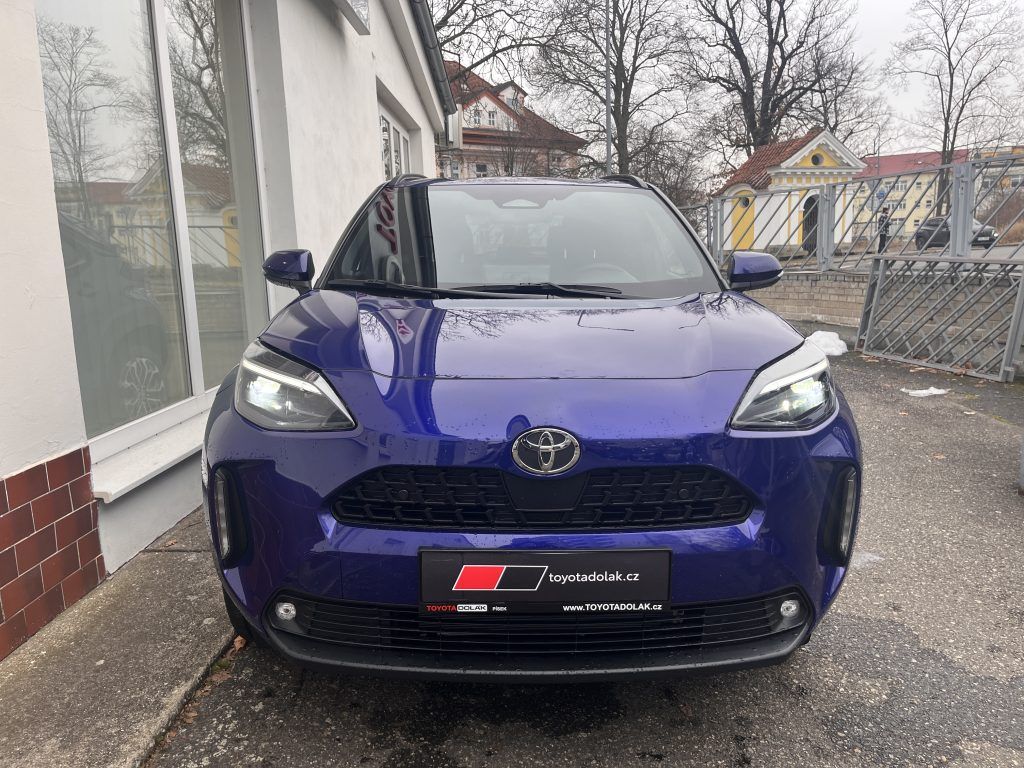 Toyota Yaris Cross, 1.5 HEV Style + zimní komplety - fotka 2