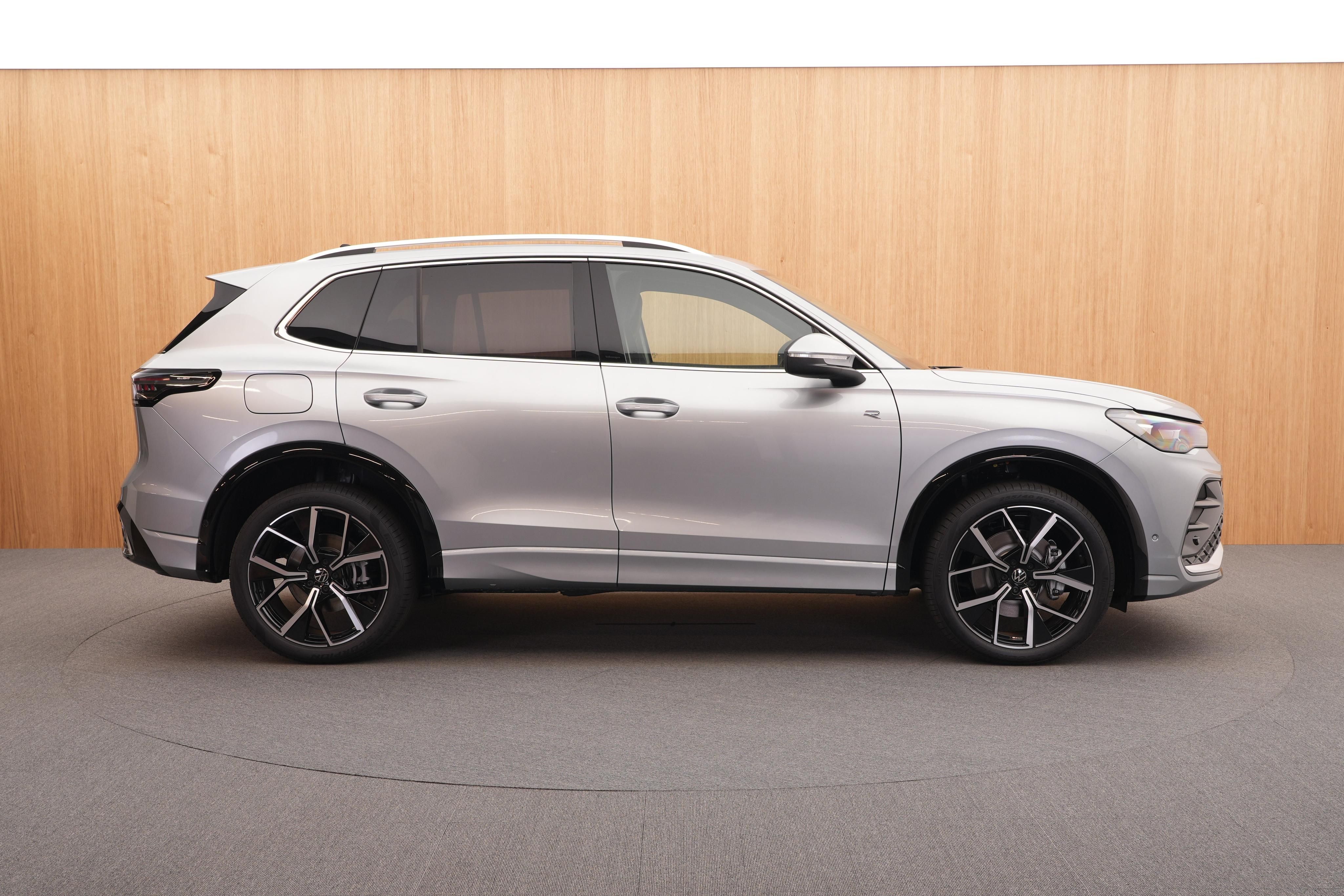 Volkswagen Tiguan, R-Line People Hybrid DSG - fotka 5