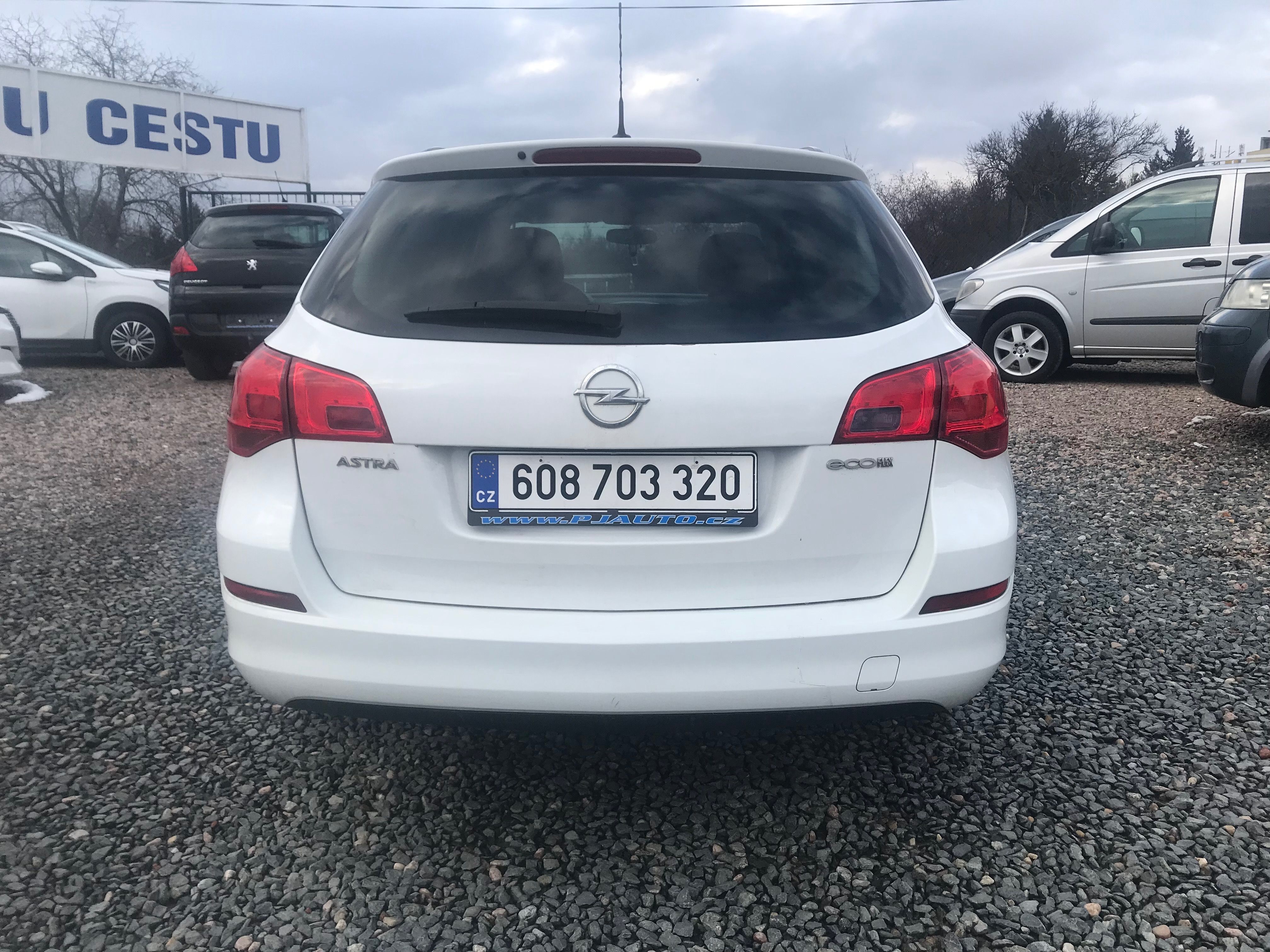 Opel Astra, 1.4i 74 KW,KLIMA ,TEMPOMAT.... - fotka 6